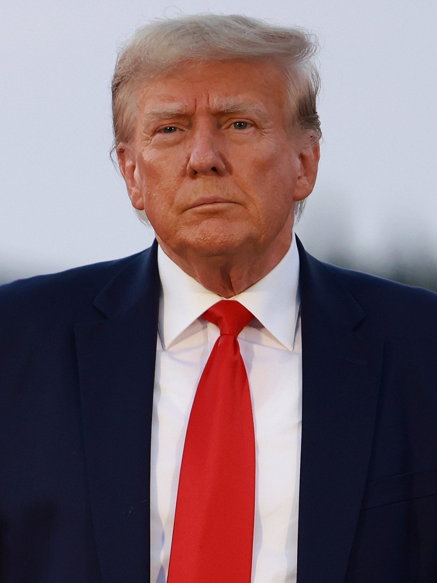 All the athletes that weigh the same as Donald Trump