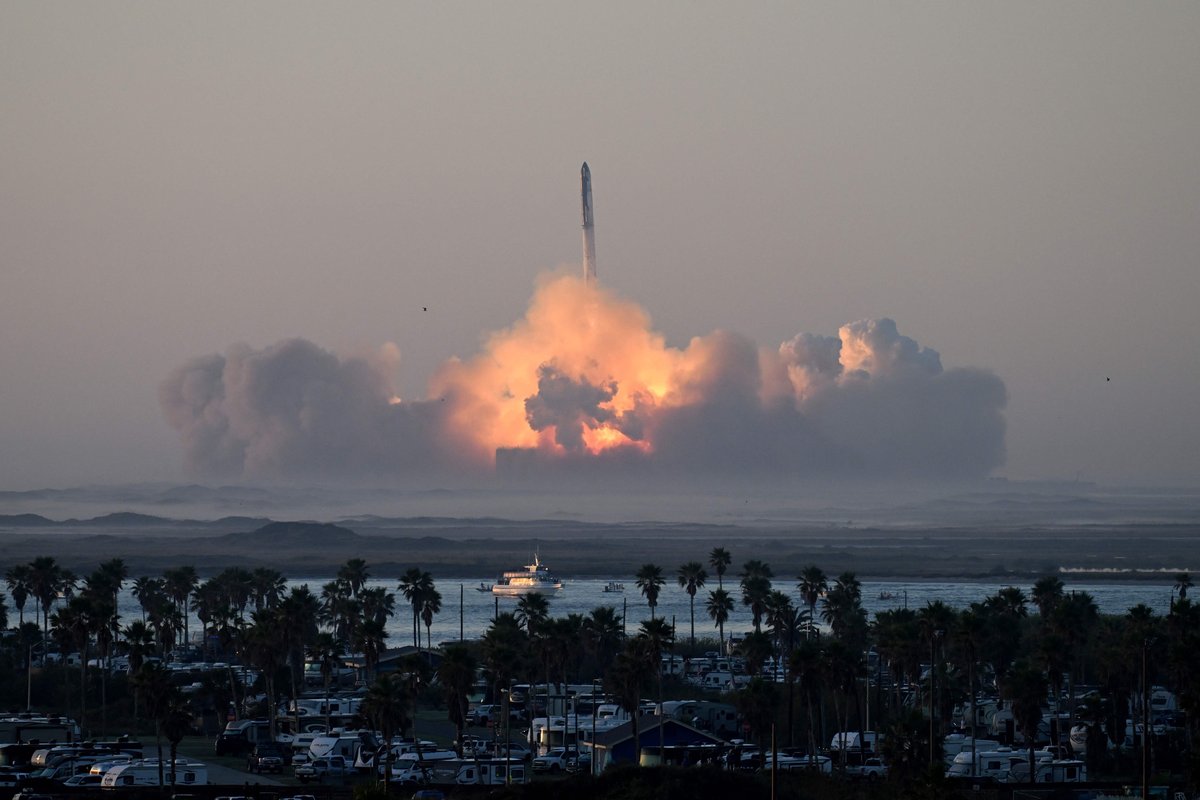 Elon Musk mocked as Starship experiences 'rapid unscheduled disassembly'