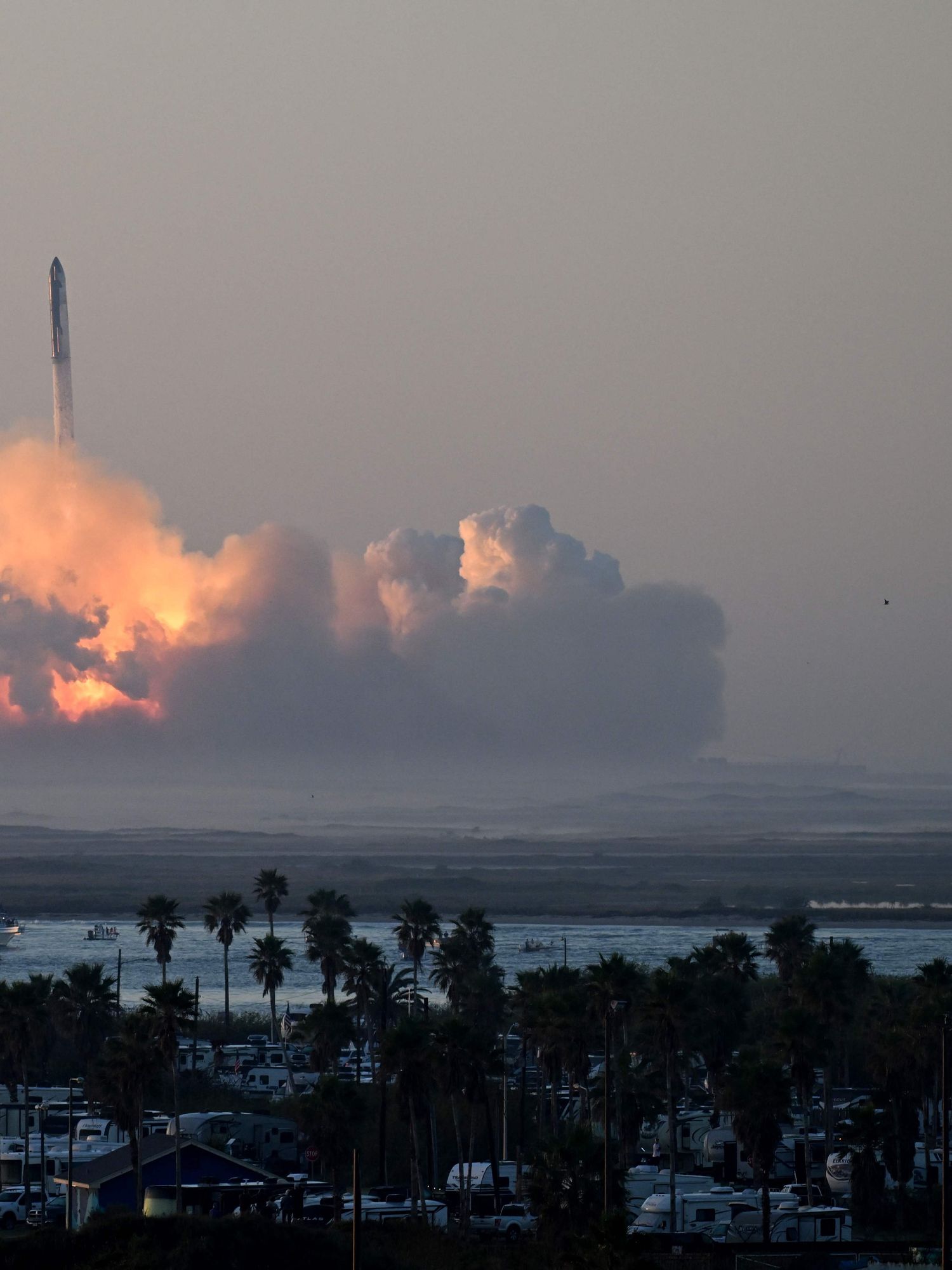 Elon Musk mocked as Starship experiences 'rapid unscheduled disassembly'