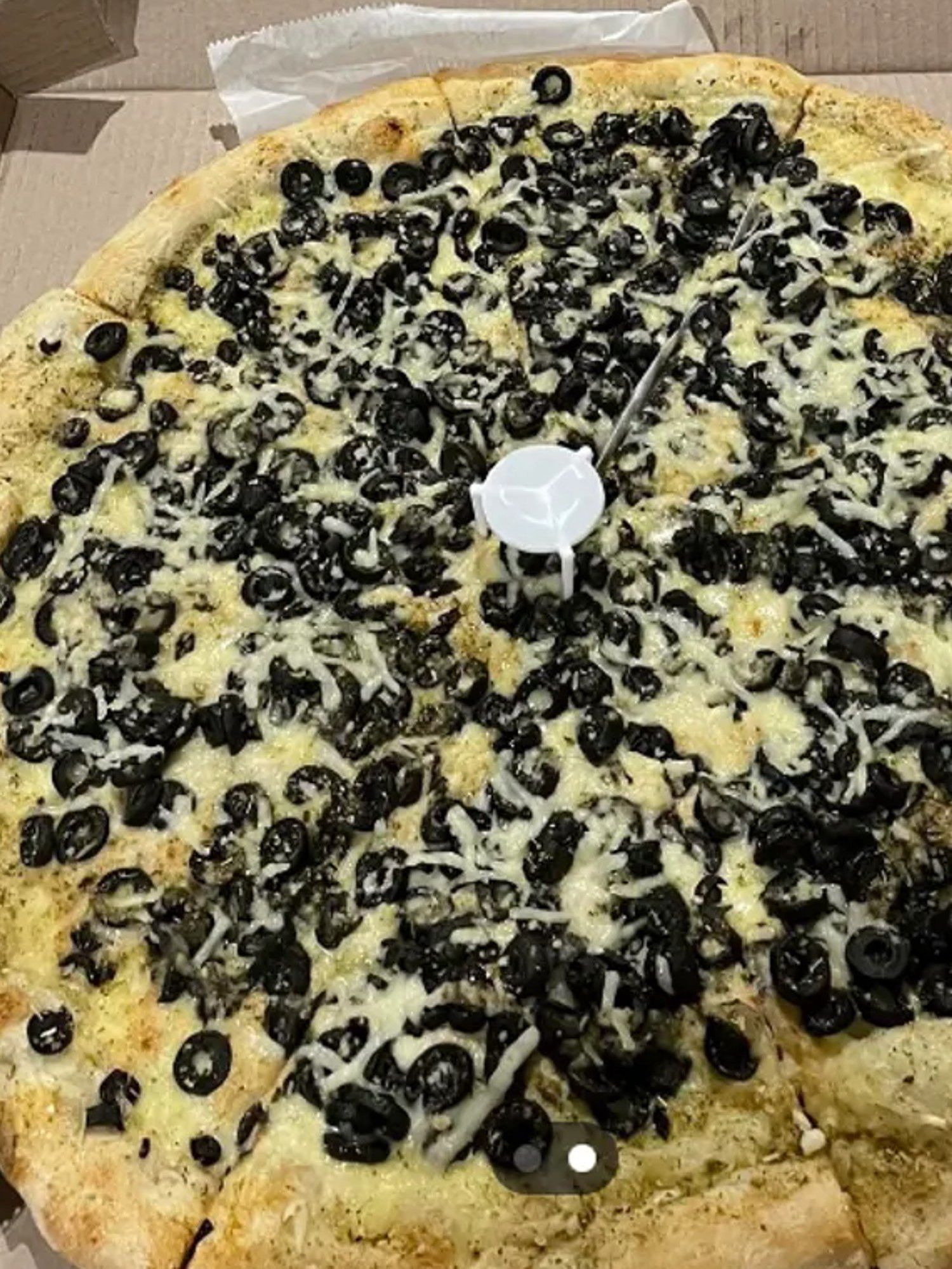 Restaurant praised for iconic response to customer’s heartbreaking pizza request