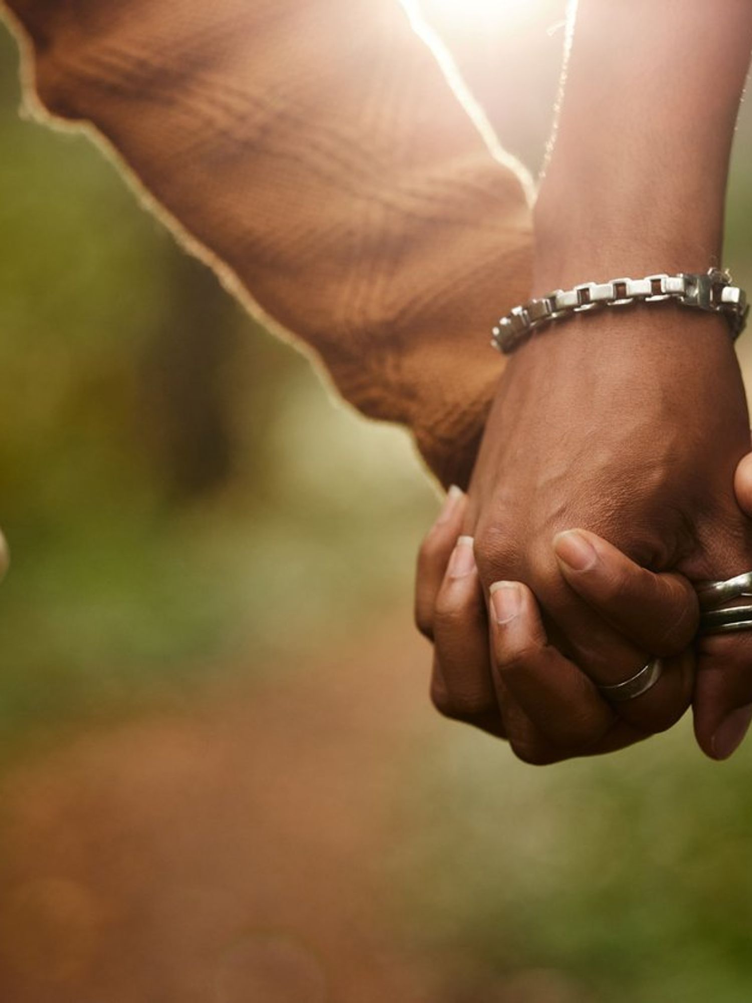 America has a favourite way to hold hands, survey finds