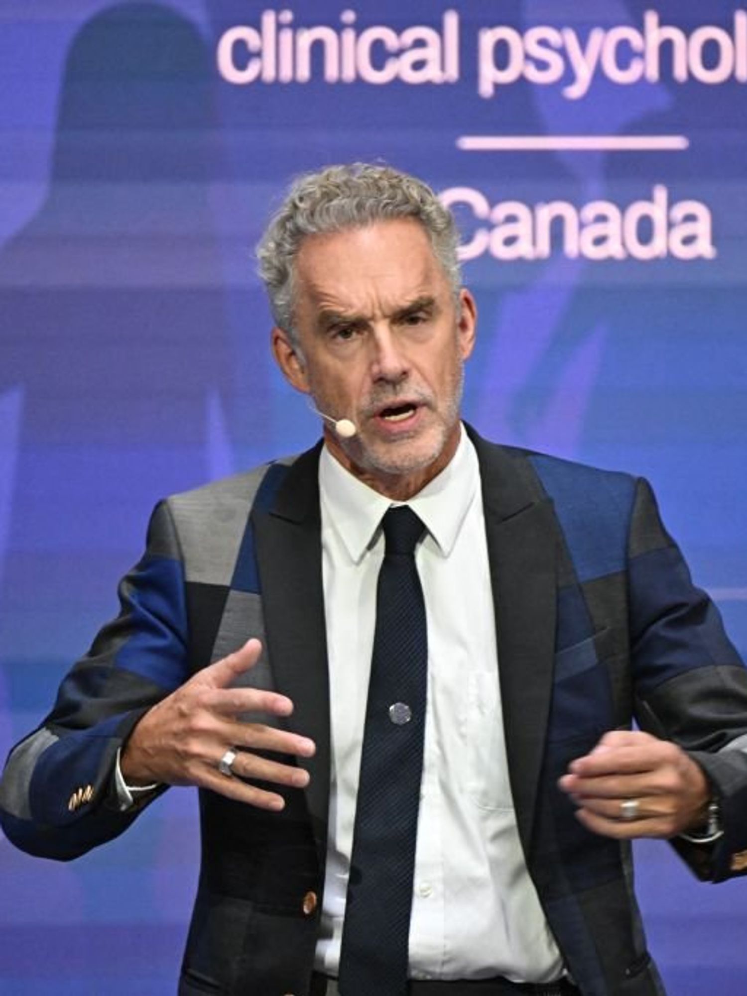 Jordan Peterson slams 'woke' report on traffic deaths decreasing