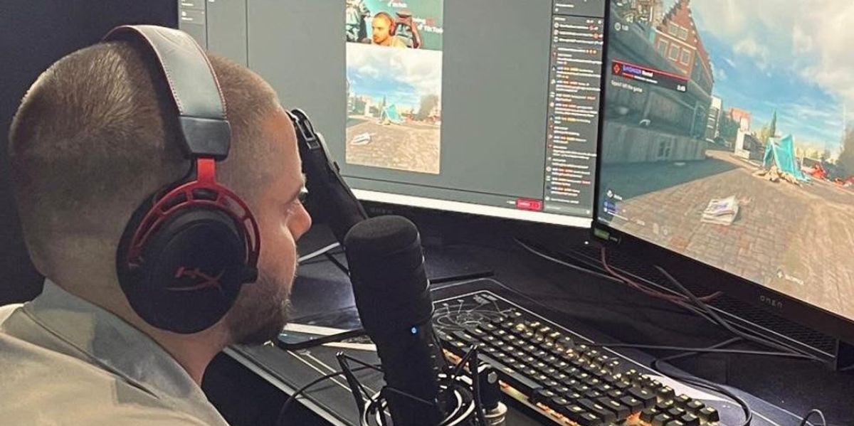 Streamer Roles How to get started as a professional streamer in the world of gaming ...