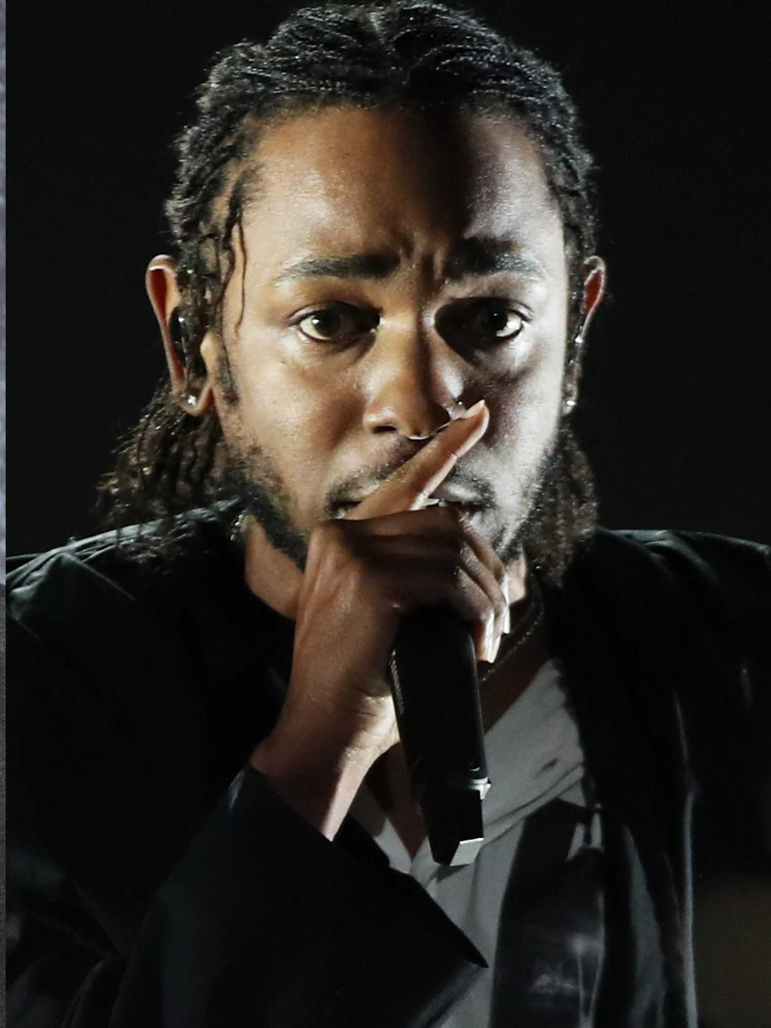 Kendrick Lamar and Drake invited to settle their feud in the WWE ring