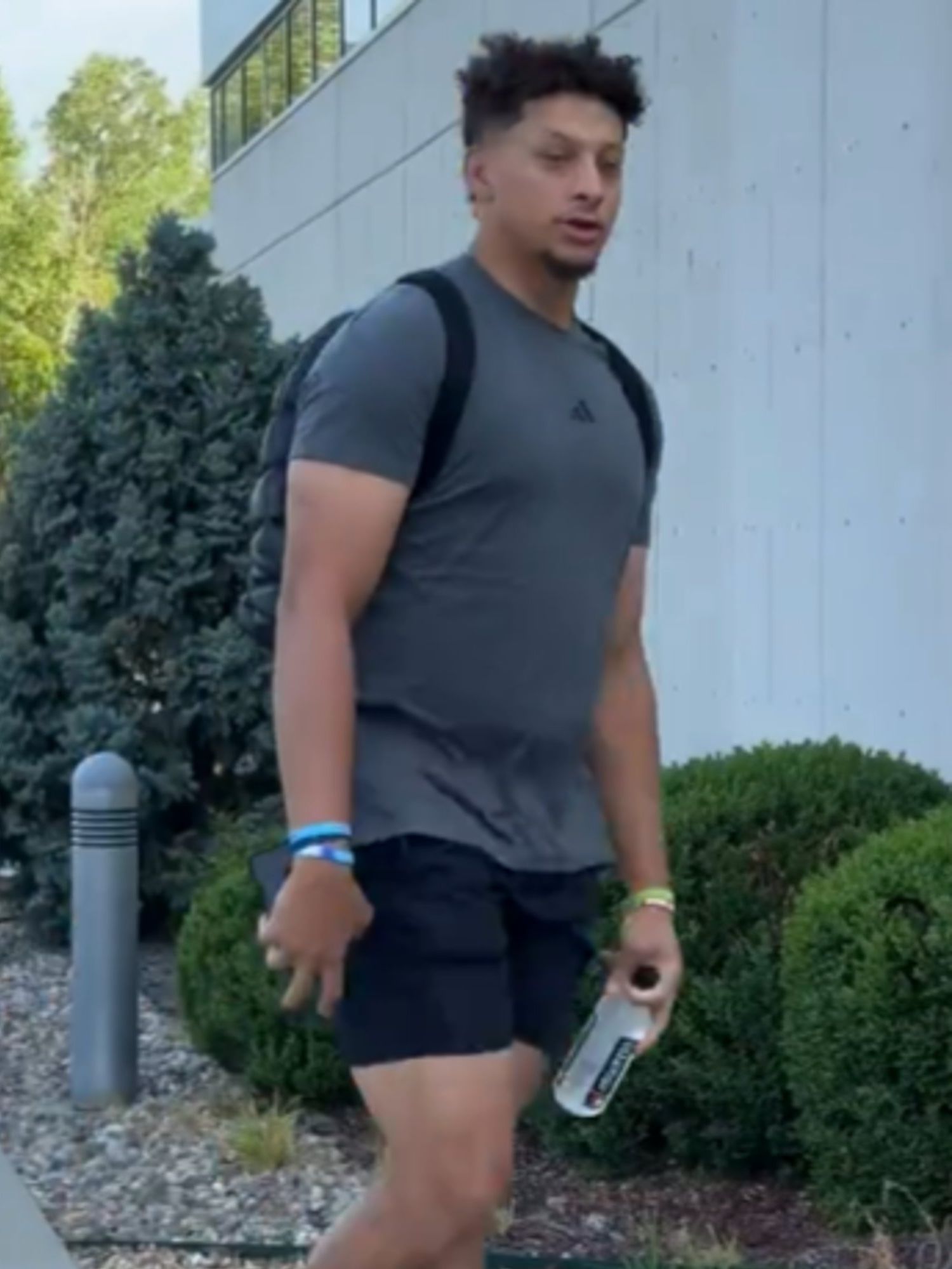Patrick Mahomes hits back at online body shamers: "I guess people don't realise I don't have abs"