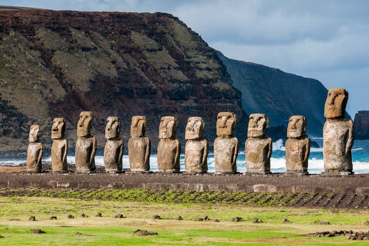 Scientists have finally solved a great mystery behind Easter Island's iconic statues