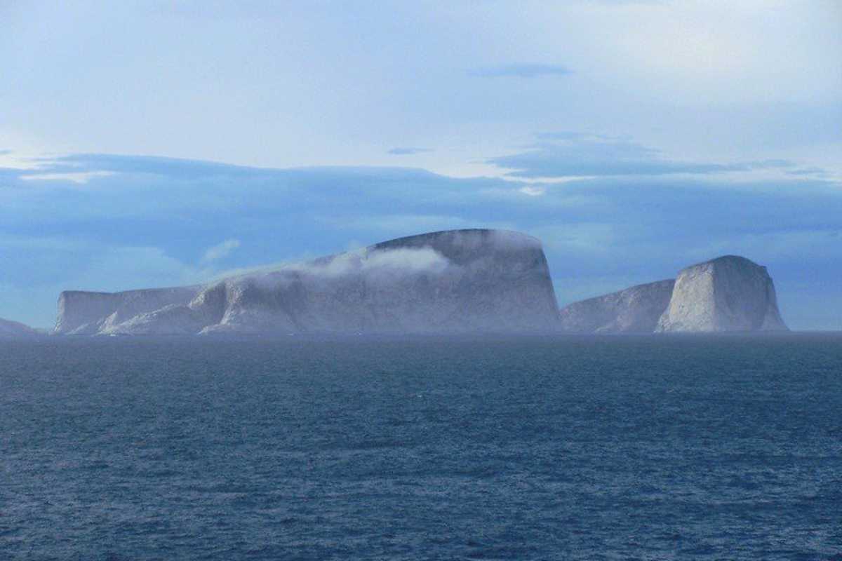 Scientists have just discovered a brand new continent - but it complicates things