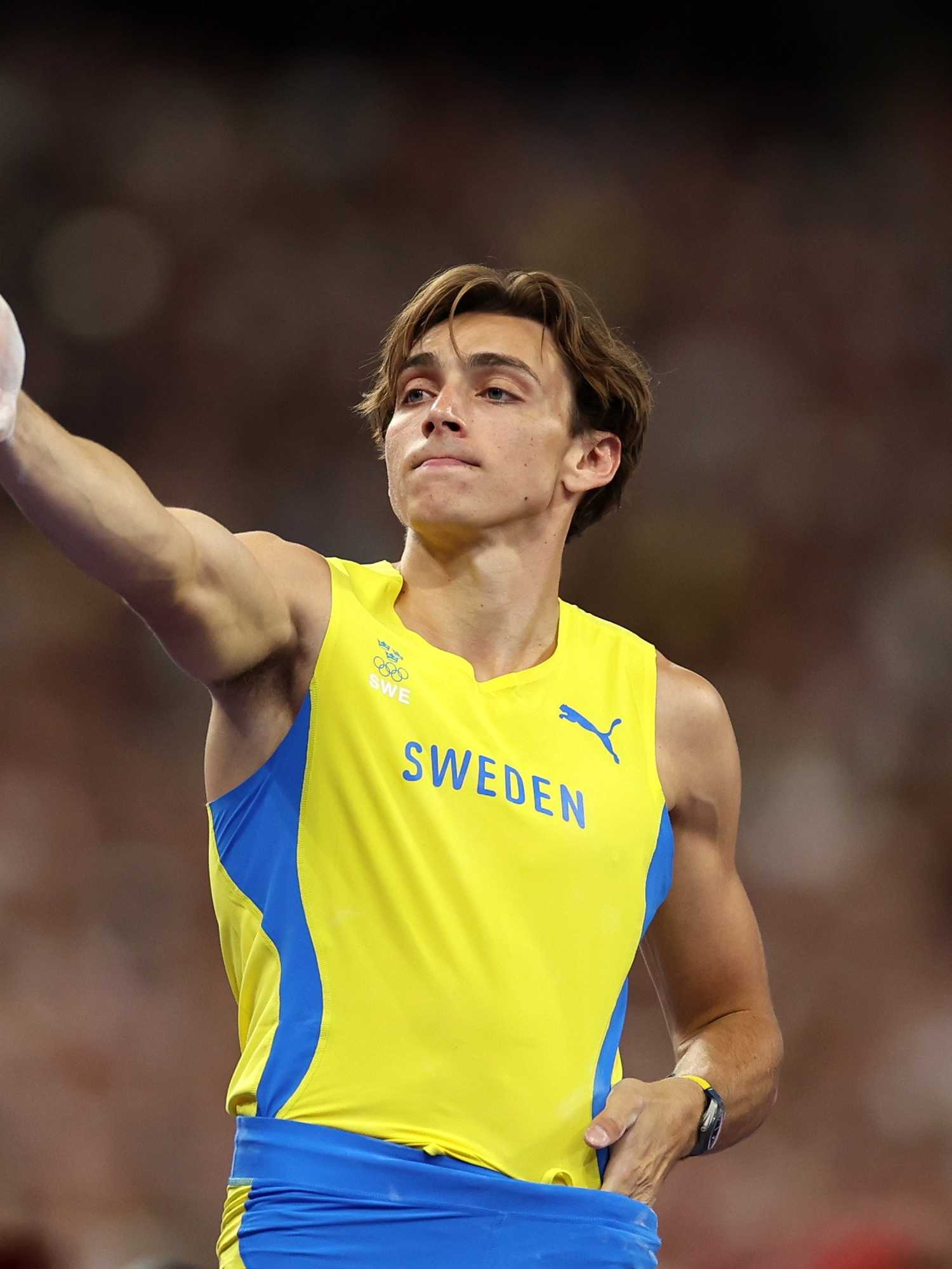 Swedish pole vault star pays tribute to viral Turkish shooter and he responds