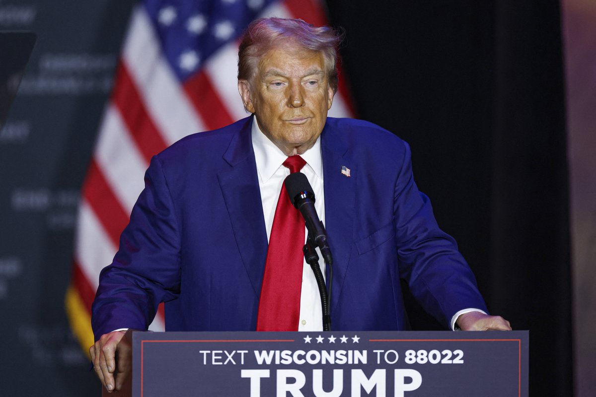 Donald Trump goes on odd tangent after noticing a fly during Wisconsin rally speech