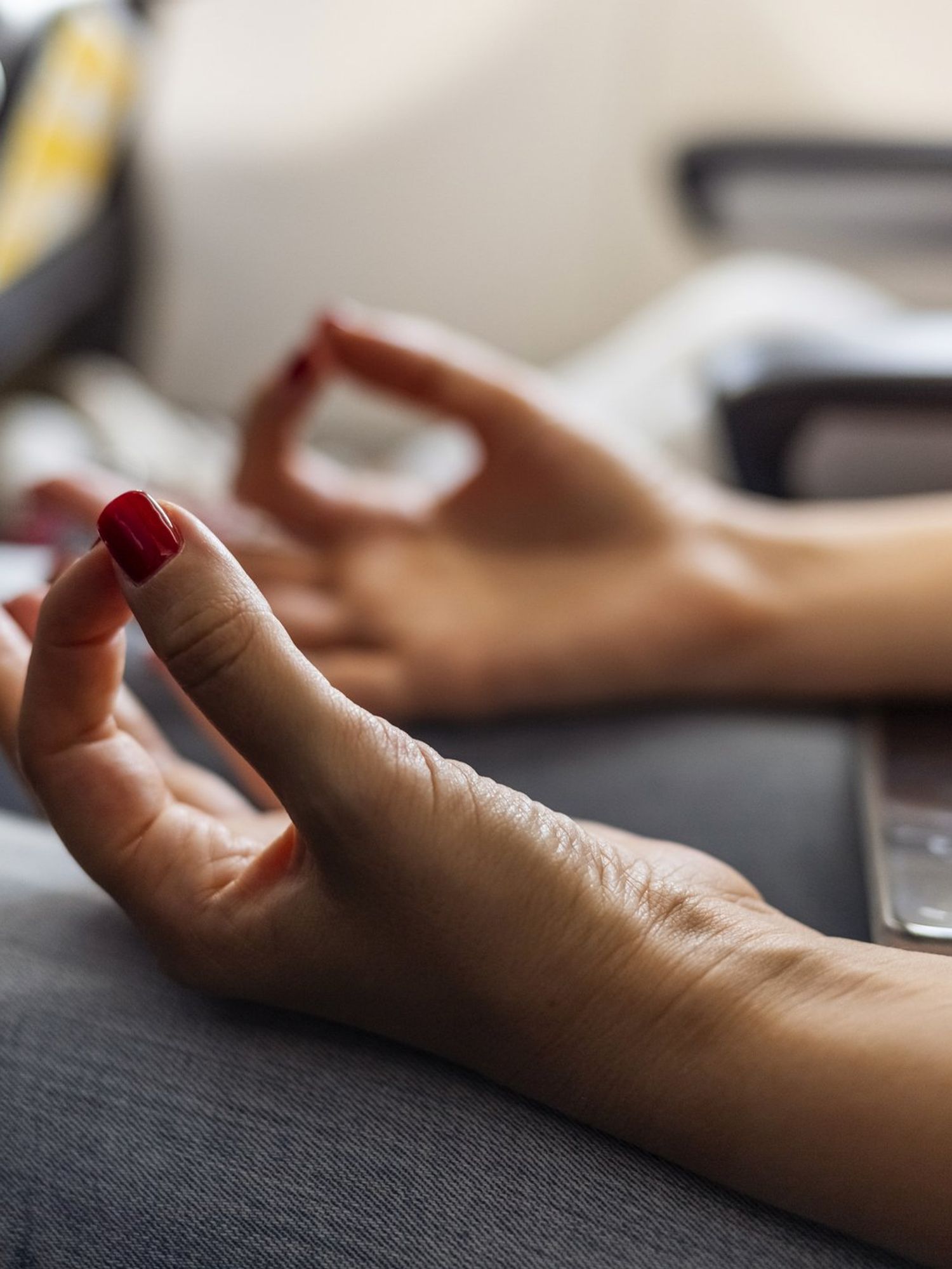 Scientist explains the psychology behind flight anxiety and how to combat it