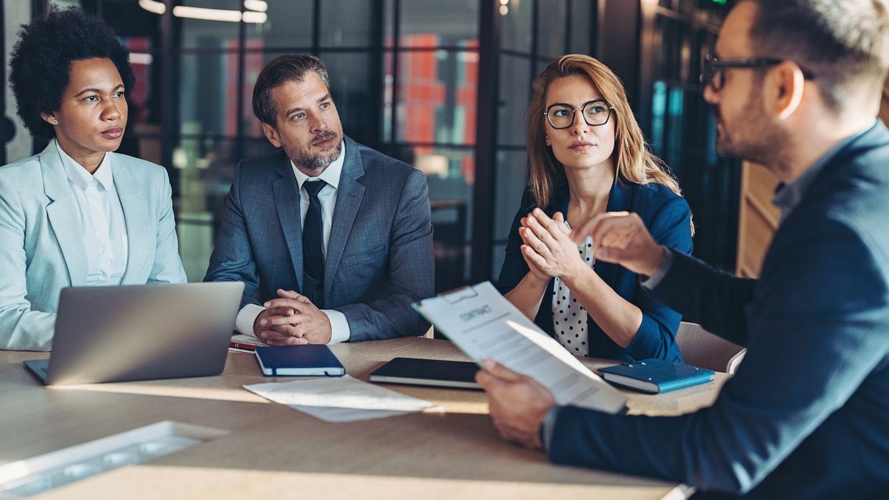 Body language expert claims you can read someone by focusing on just one thing