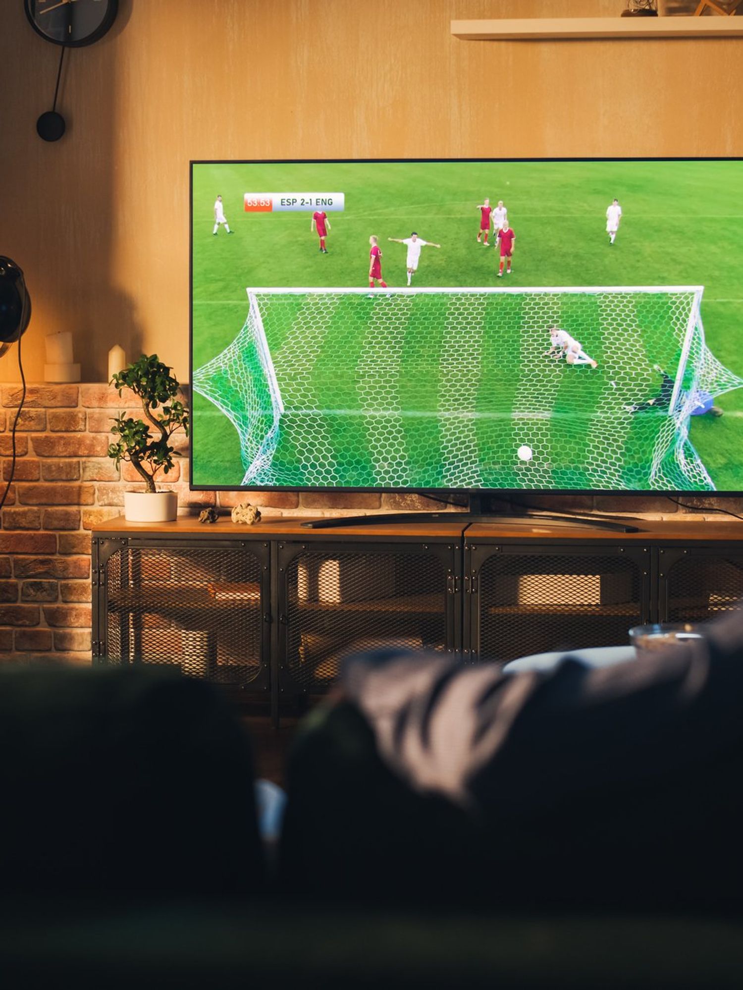 A staggering number of Gen Z couples consider breaking up over sports disagreements