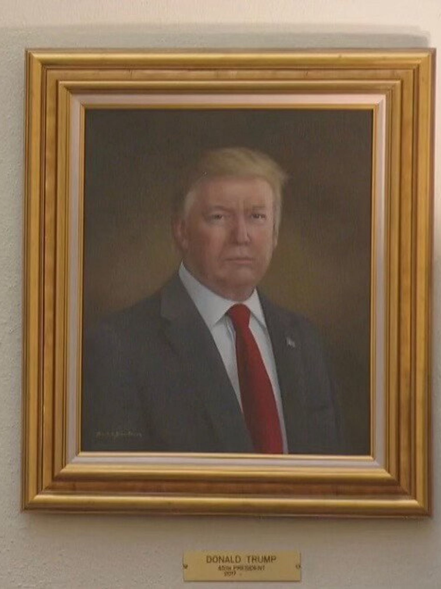 Donald Trump demands 'bad picture' of him be taken down - internet users post it everywhere