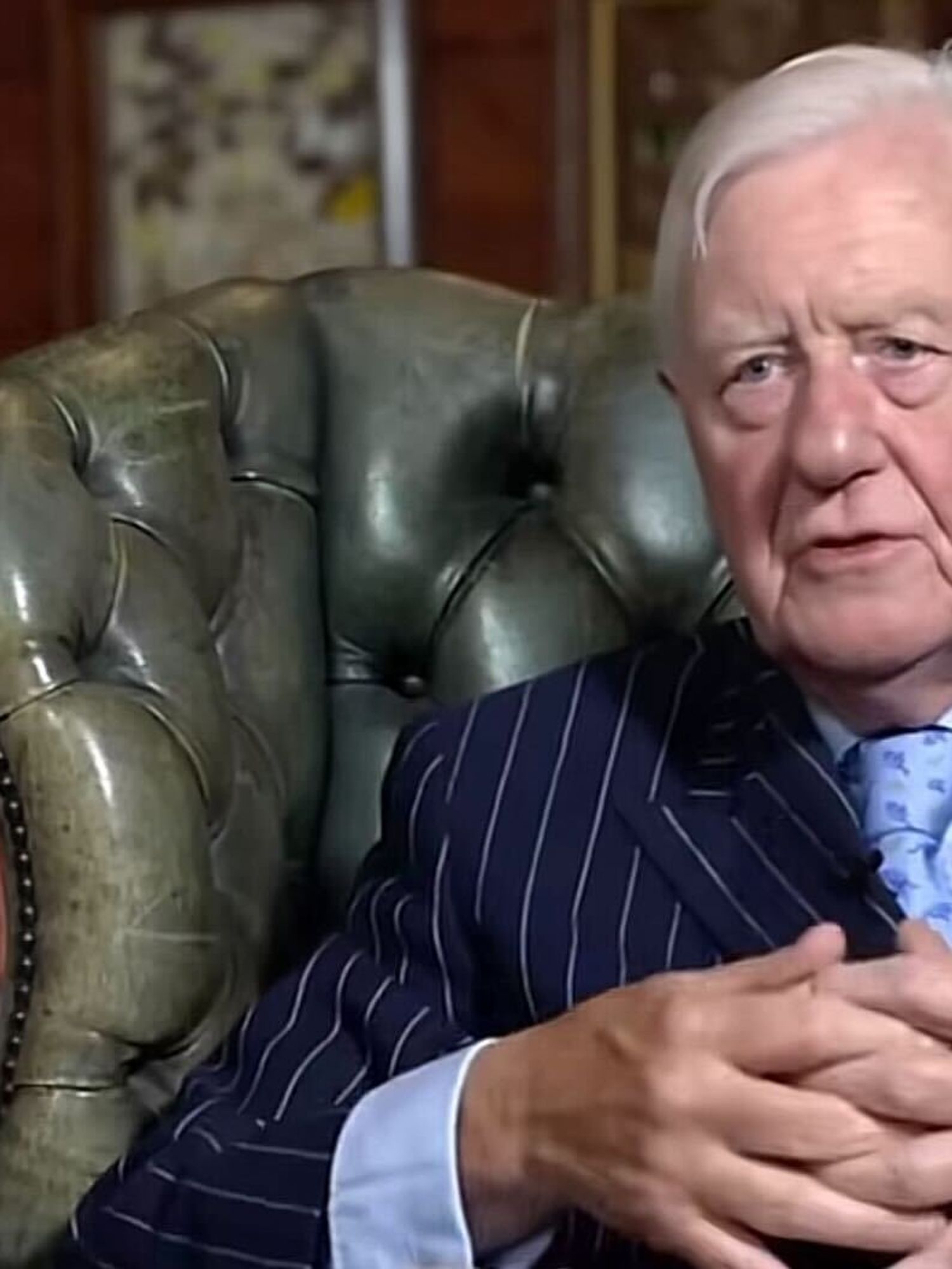 70-year-old millionaire searches for love on Tinder - and the internet can't get enough