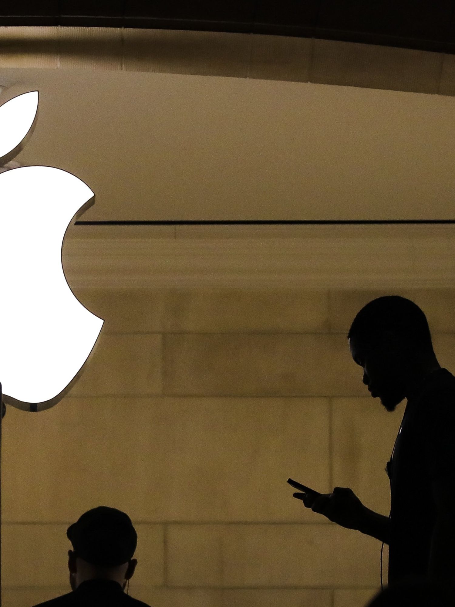 Apple working on brain implant to let users control devices with just their thoughts