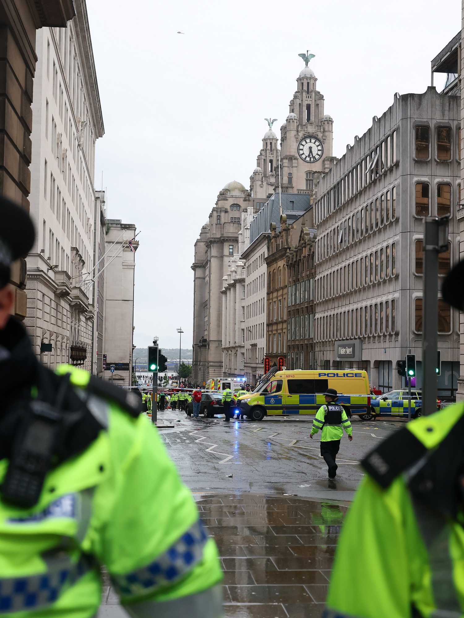 LeBron James leads tributes for those injured in Liverpool FC parade collision