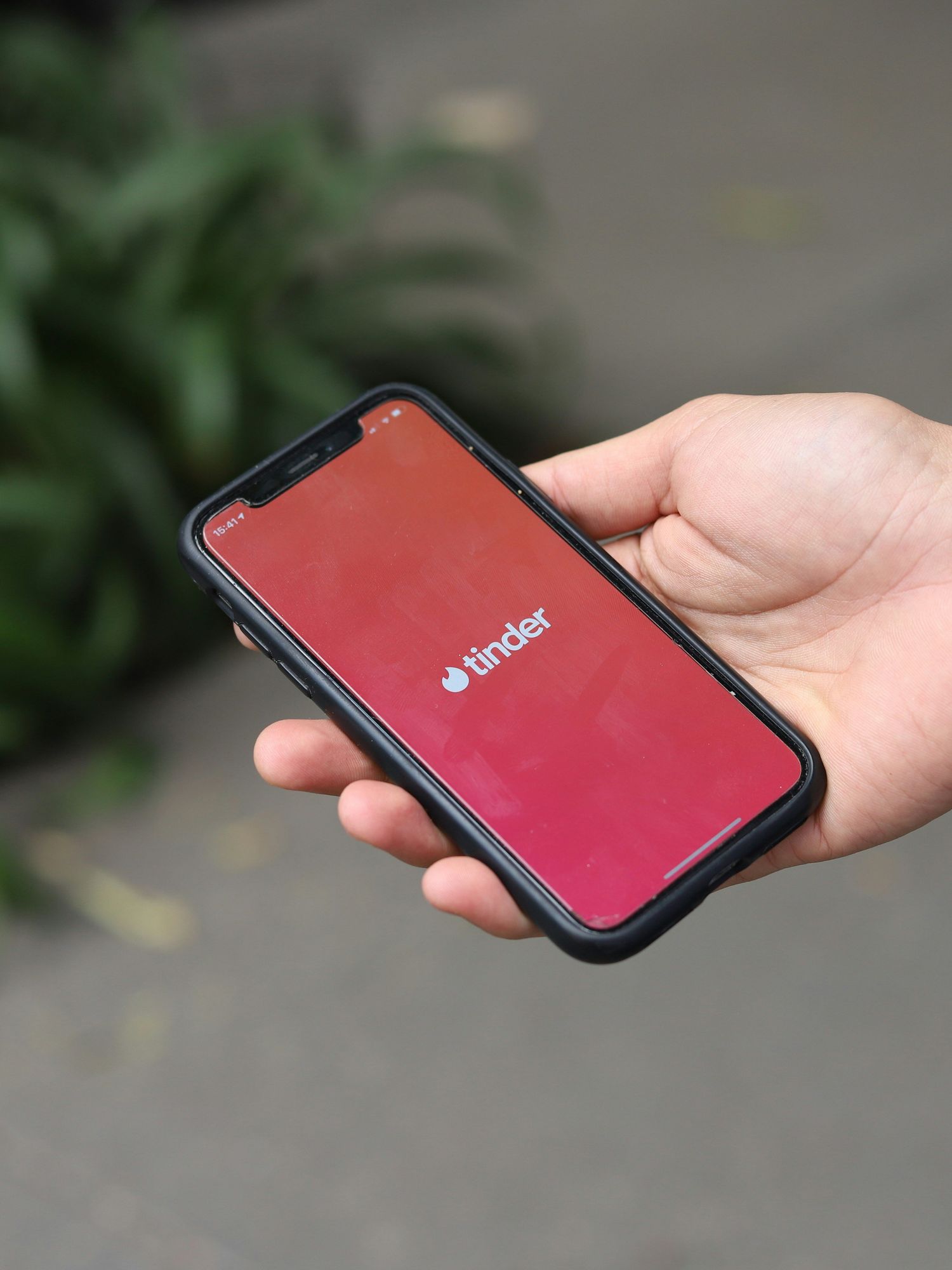 Tinder's 'height filter' could be a nightmare for short men - and it's divided the internet