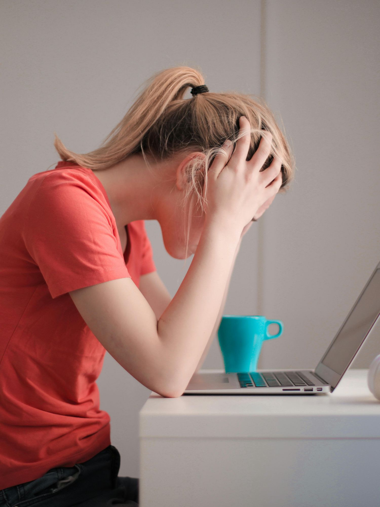 Experts warn of major link between burnout and working from home