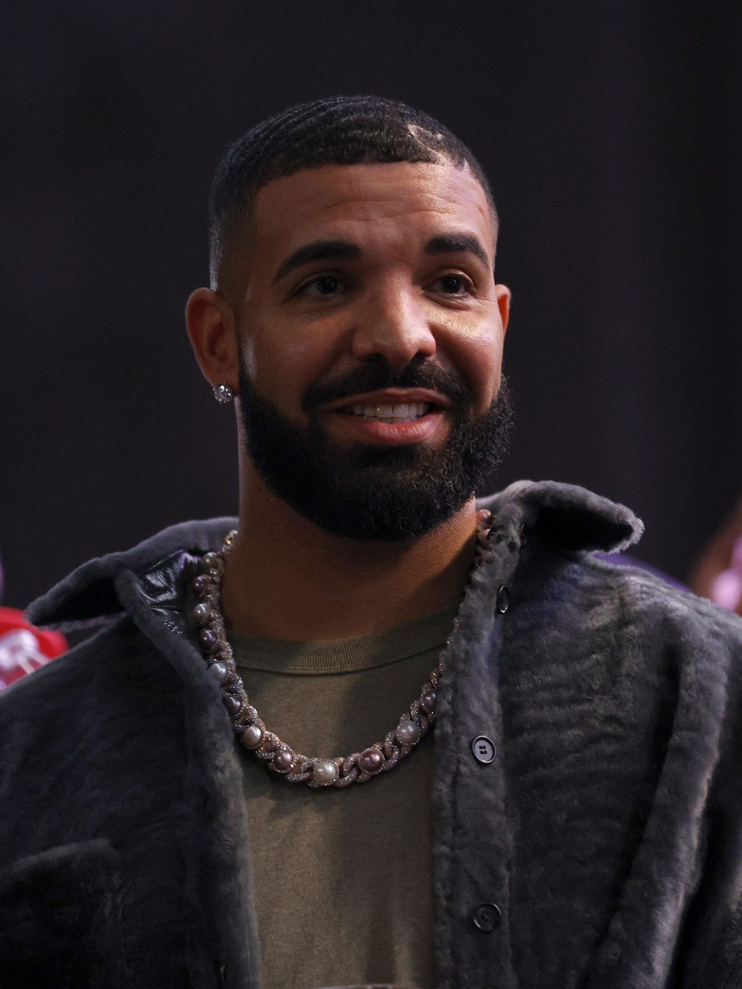 Drake sparks debate after posting $8 million gambling losses