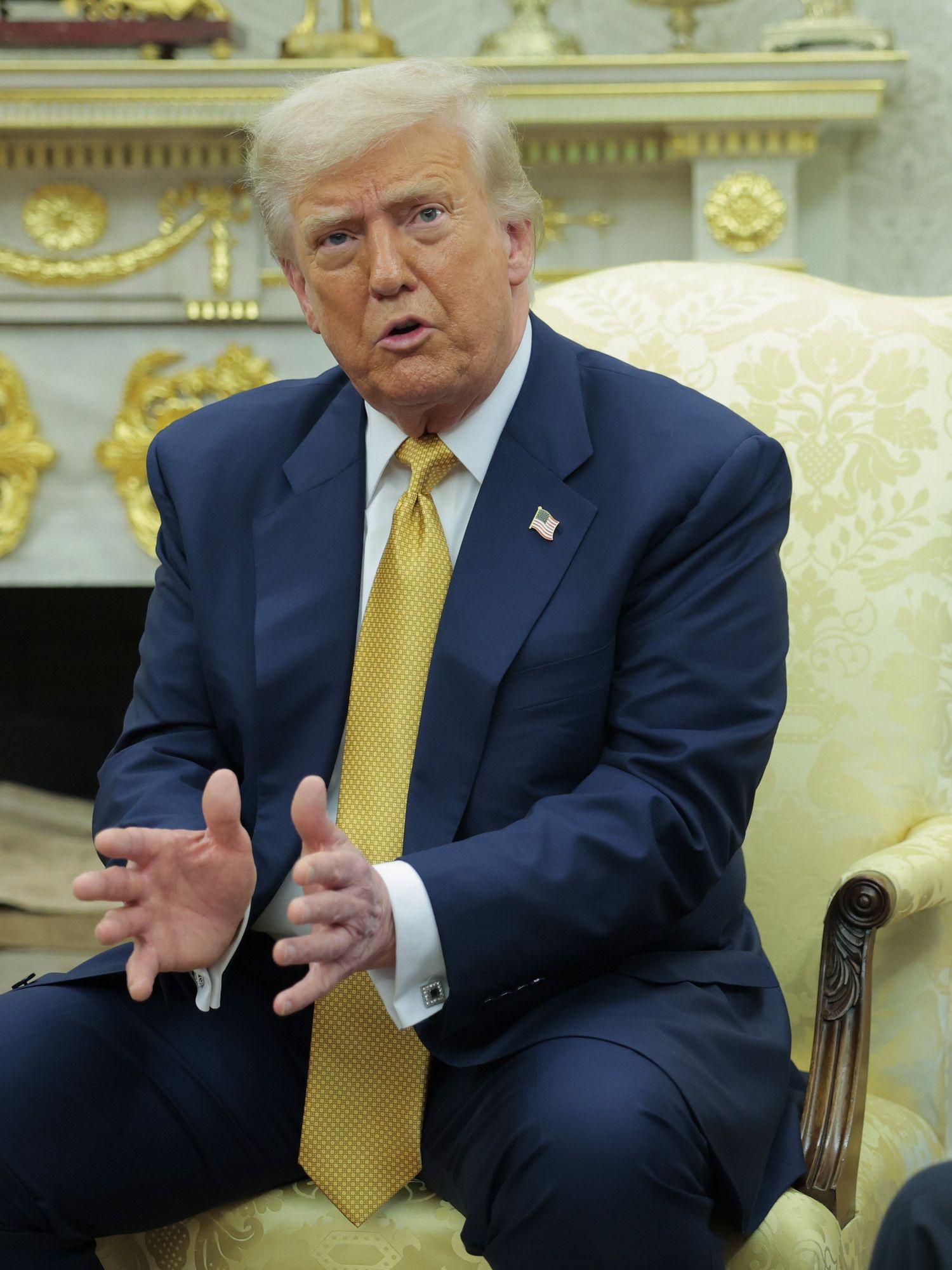 Trump keeps adding more gold to the Oval Office in 'Pimp My White House' move