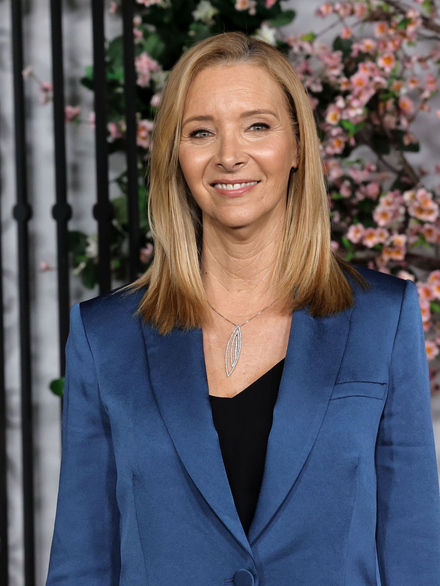 Lisa Kudrow's incredible MAGA spoof is going viral again and it's hard to watch