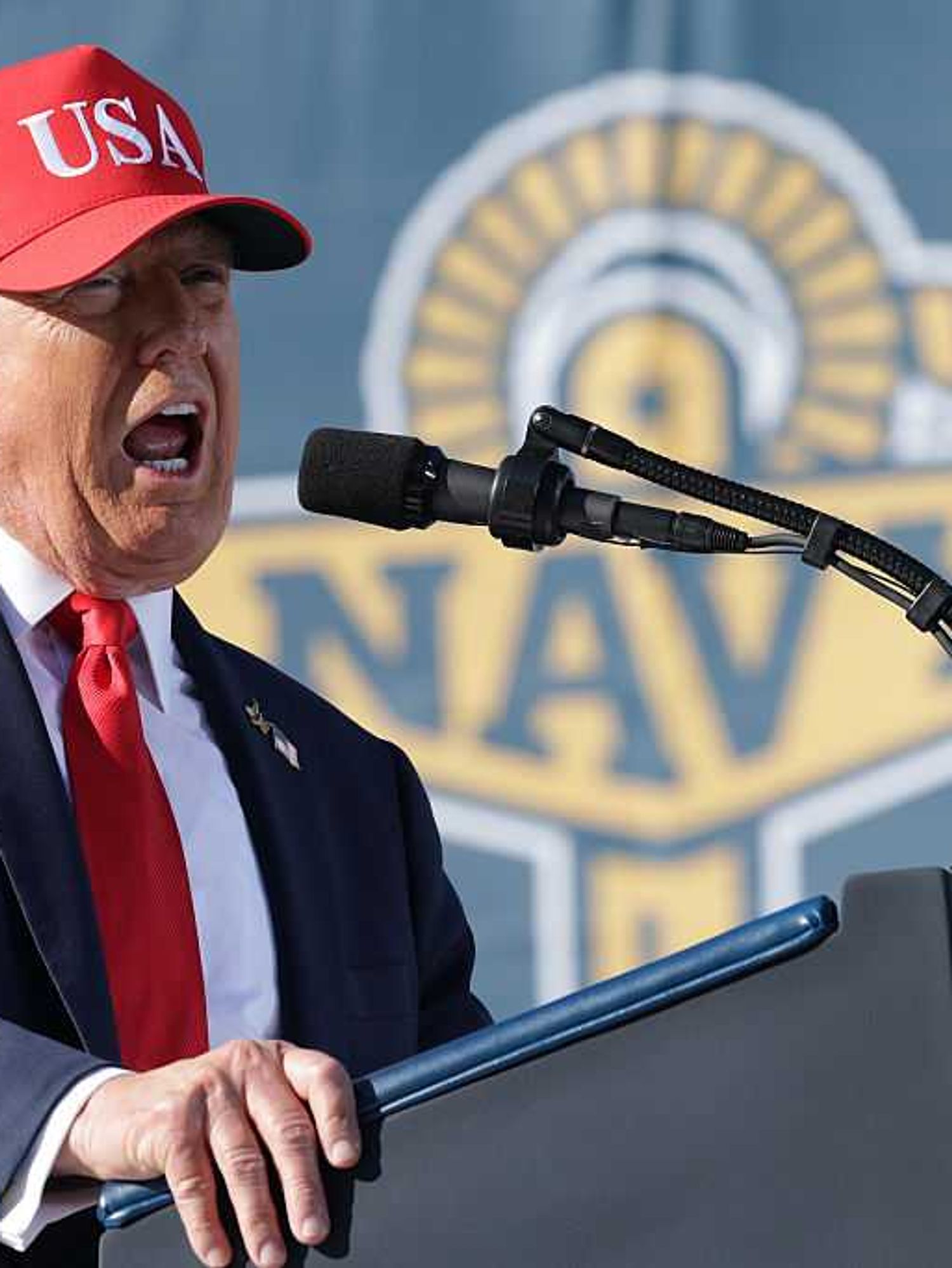 Trump refers to Democrats as 'gnats' in awkward speech to Navy