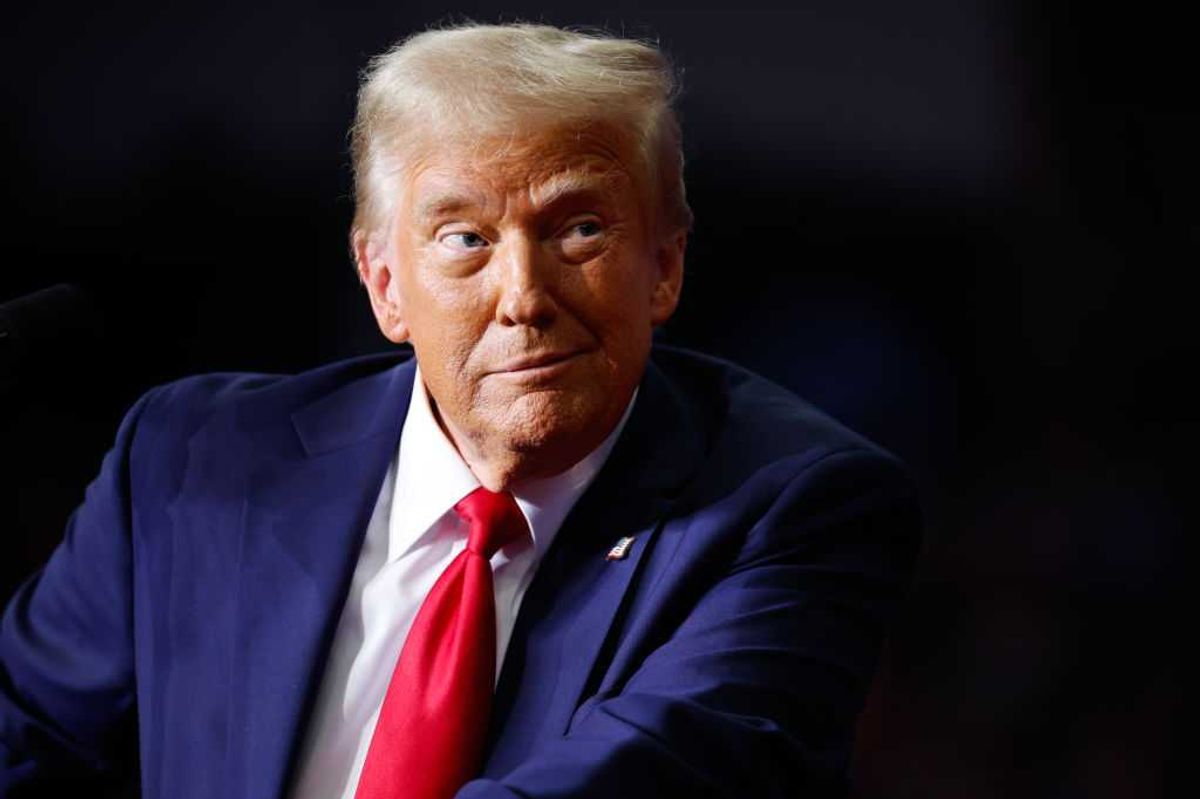 Trump is hosting $1m ticket fundraiser for golden ballroom - everyone is making the same point