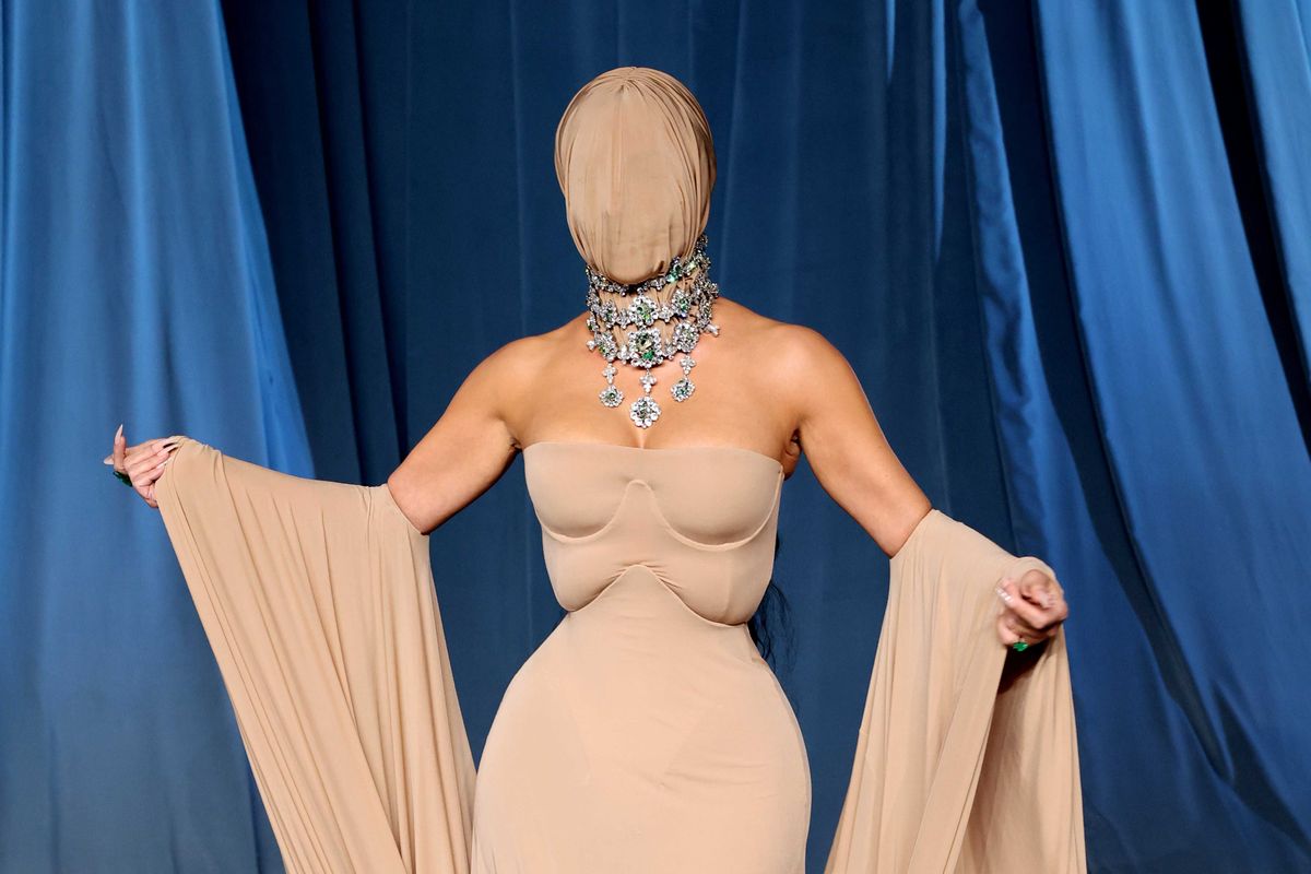Kim Kardashian’s masked look at Academy Museum Gala has the internet talking