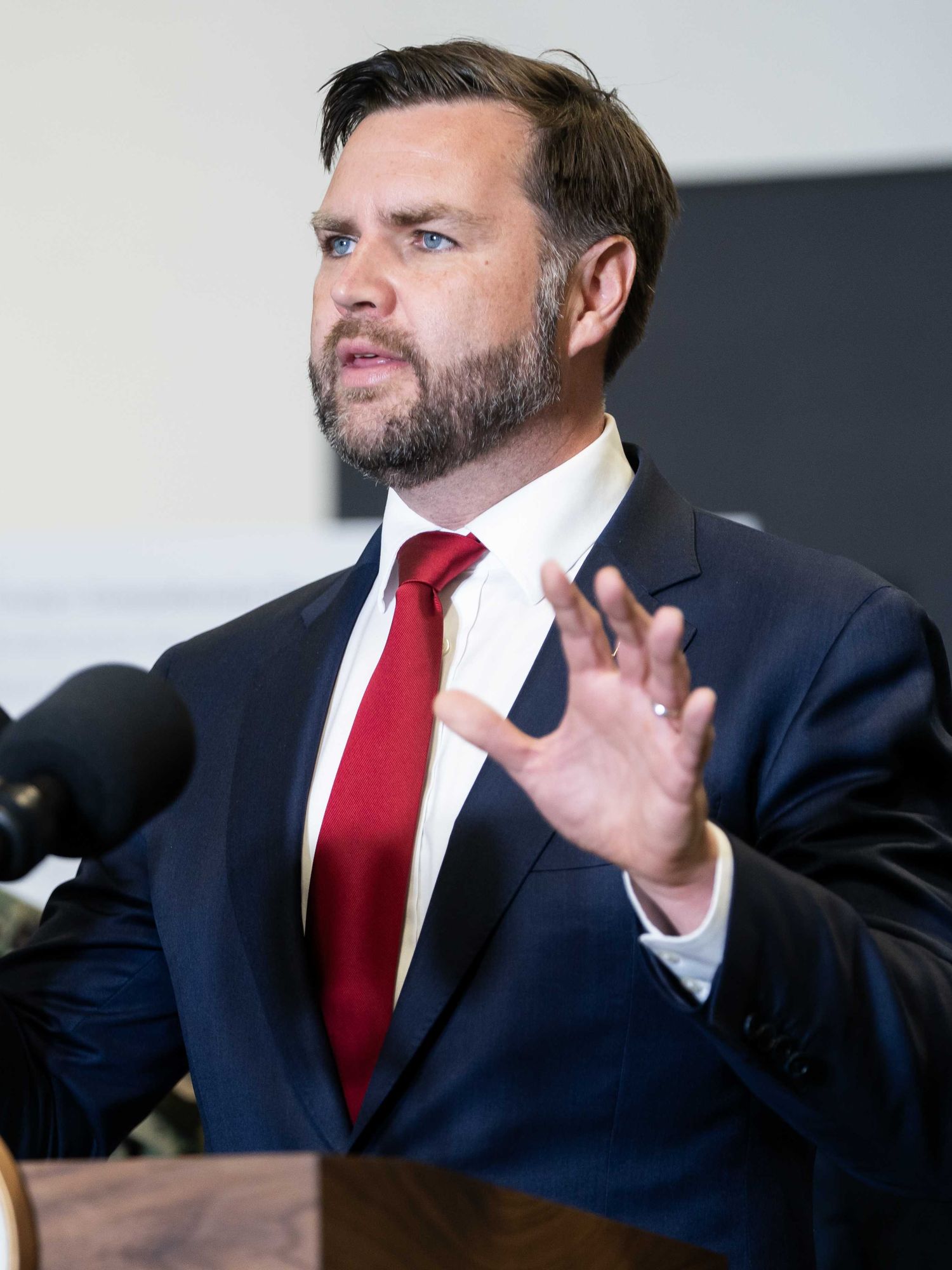 Brave woman stands up to JD Vance in take down: 'How can you say there are too many immigrants?'