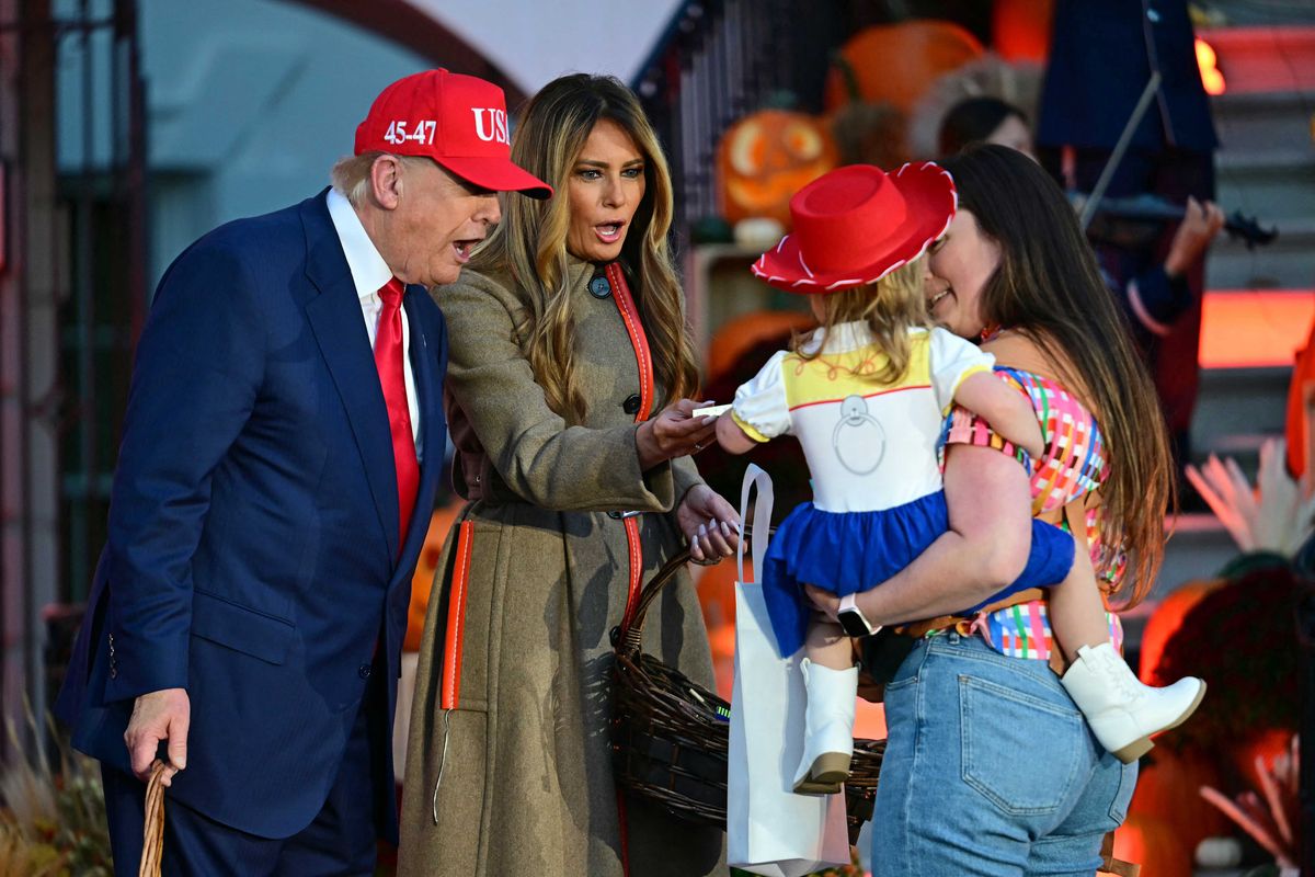 Trump’s Halloween 'blunder' returns 5 years later as he plays trick on 'trick or treaters'