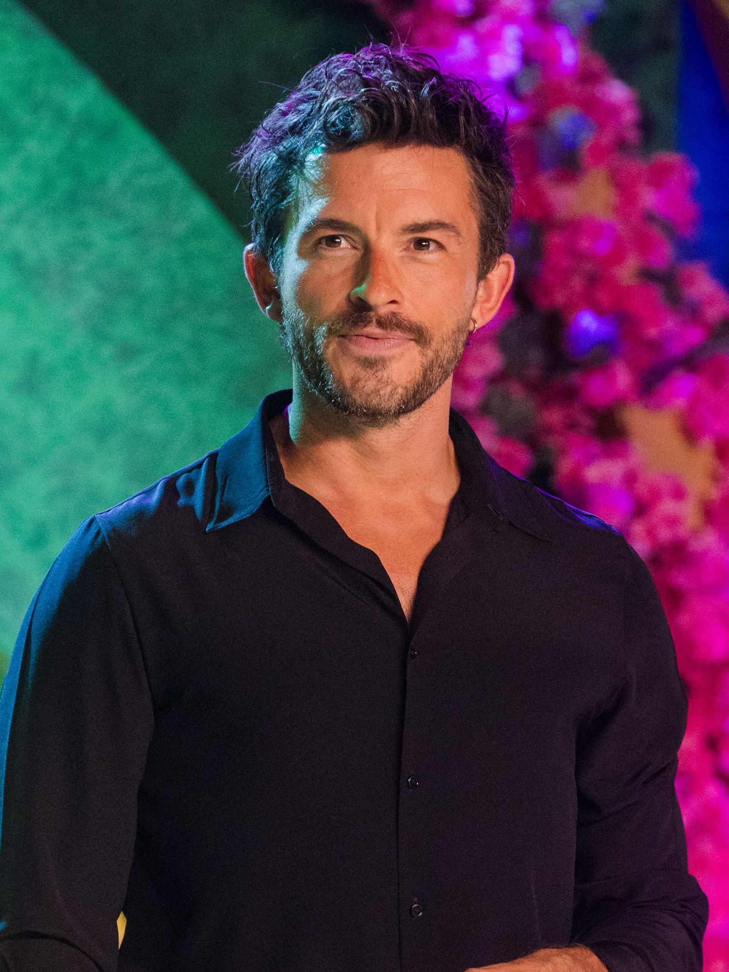 Jonathan Bailey admits he drunkenly told friends he was the 'sexiest man alive'