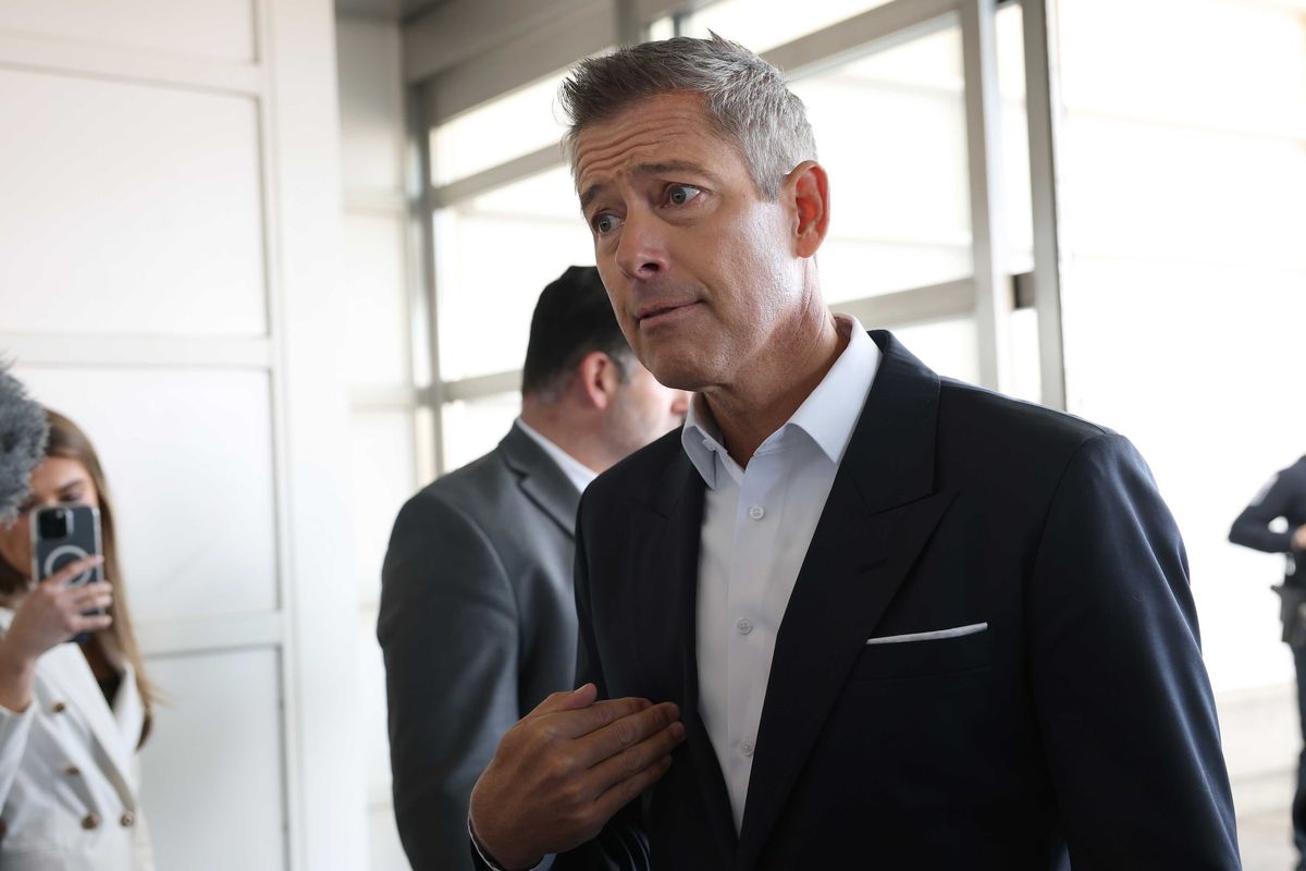 Transport secretary sparks debate by telling flyers to 'dress a little better' when travelling