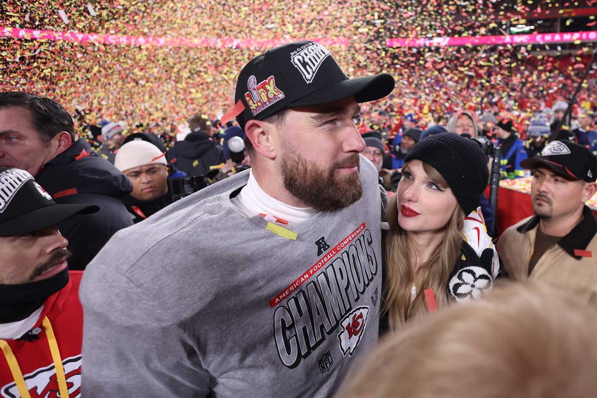 Travis Kelce sparks debate after sharing detail about Taylor Swift relationship: 'Sweet or red flag?'