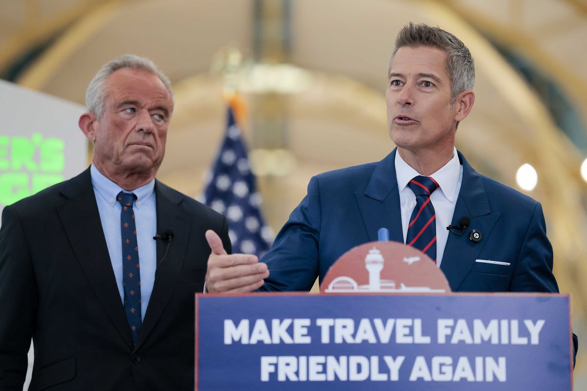 Transport secretary suggests doing 'pull-ups' in the airport – and people have thoughts