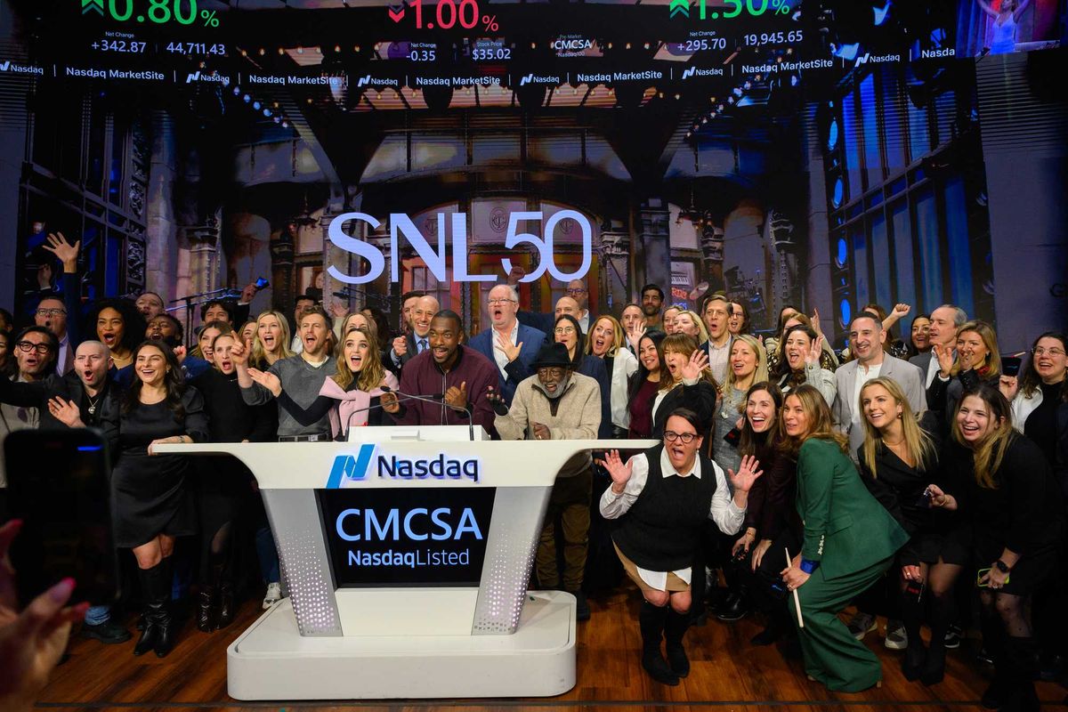 Who is hosting and performing on SNL this week? Knives Out star and Lily Allen team up for new episode