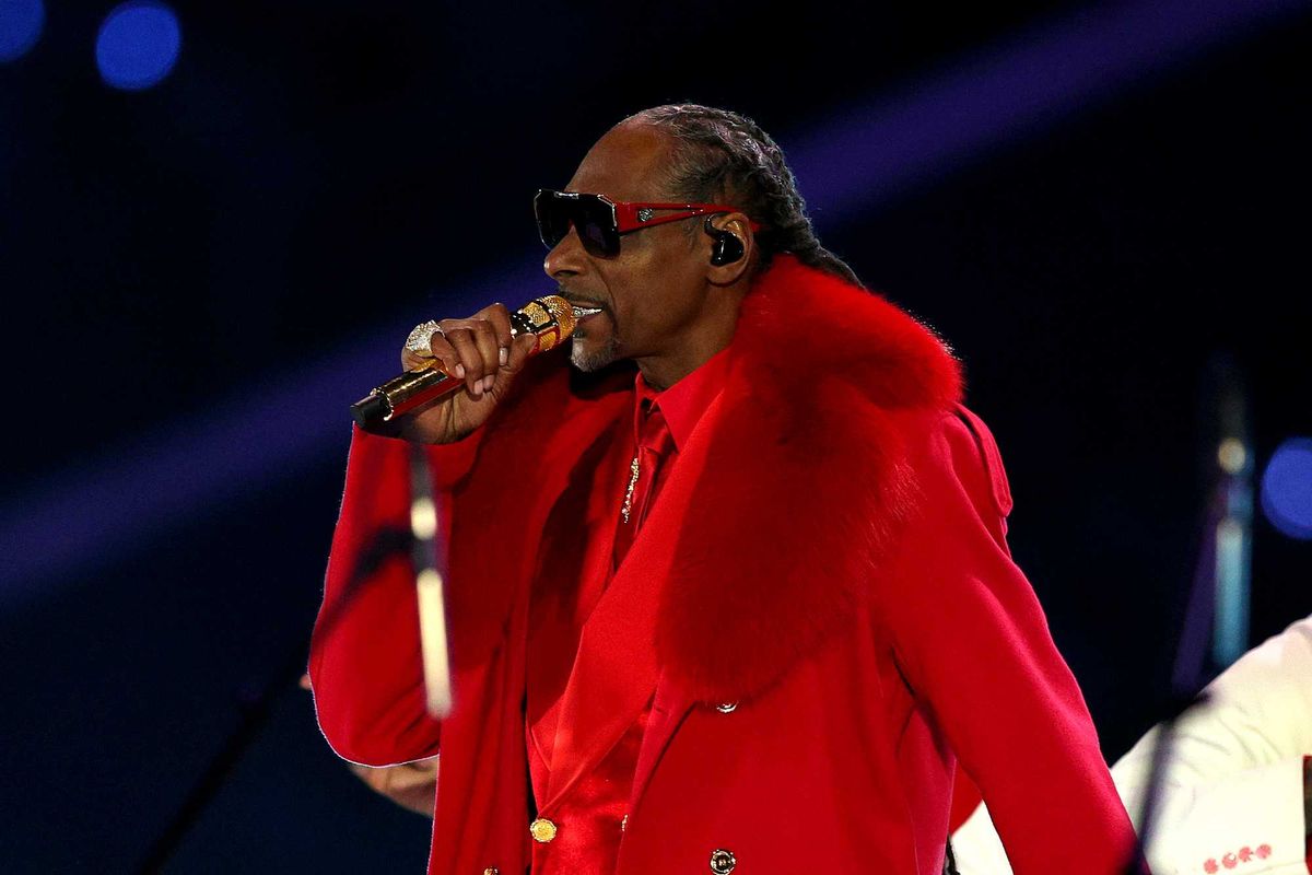 Snoop Dogg’s all-red NFL look steals the show – and wins over an unexpected fan