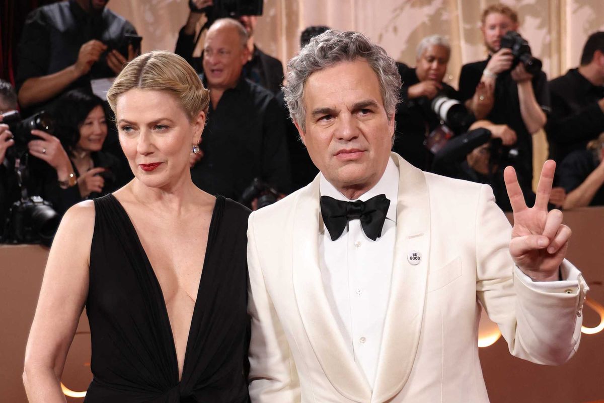 Mark Ruffalo gets emotional on Golden Globes red carpet over ICE shooting
