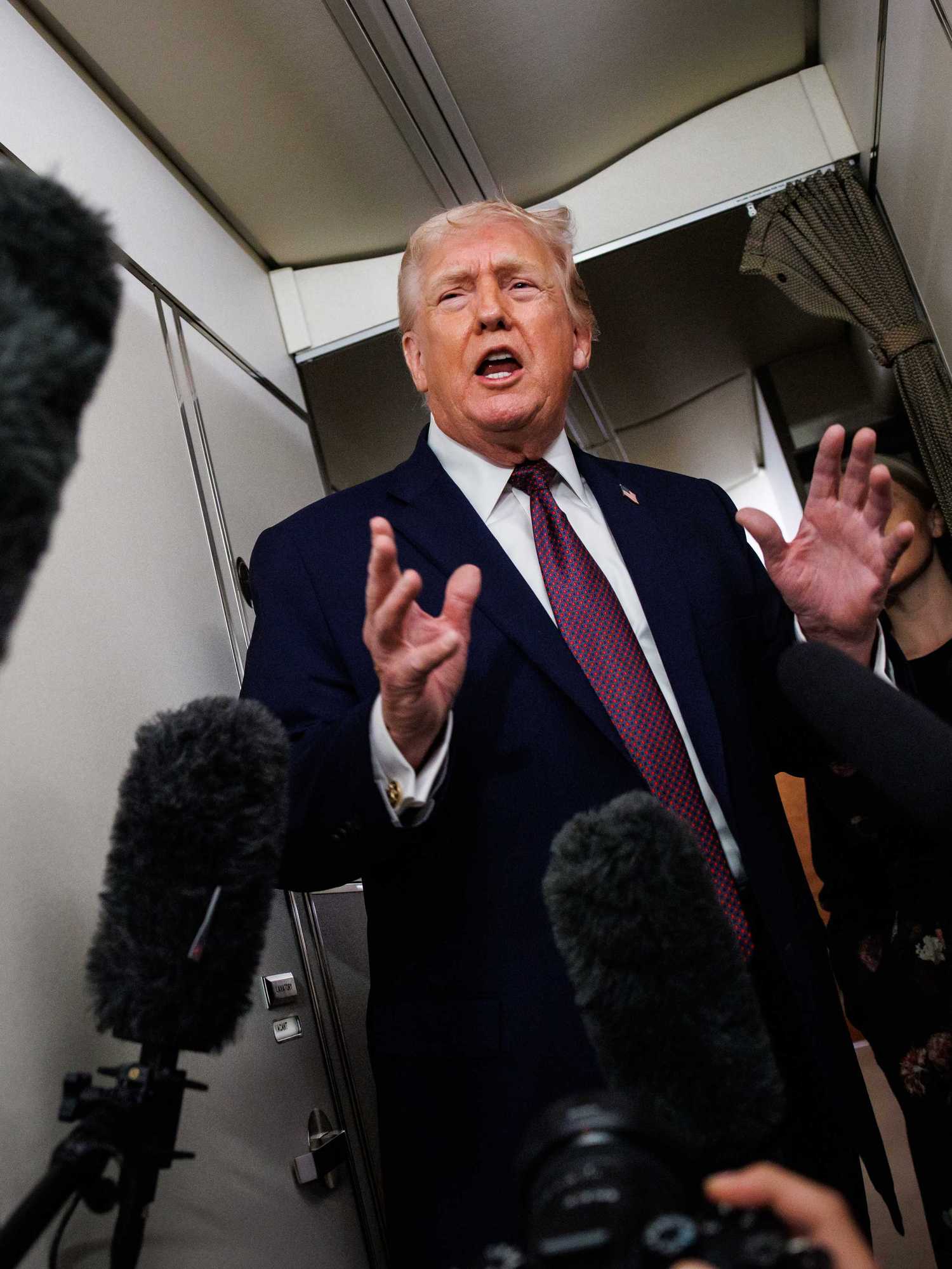 Donald Trump had shocking message for father of Renee Good