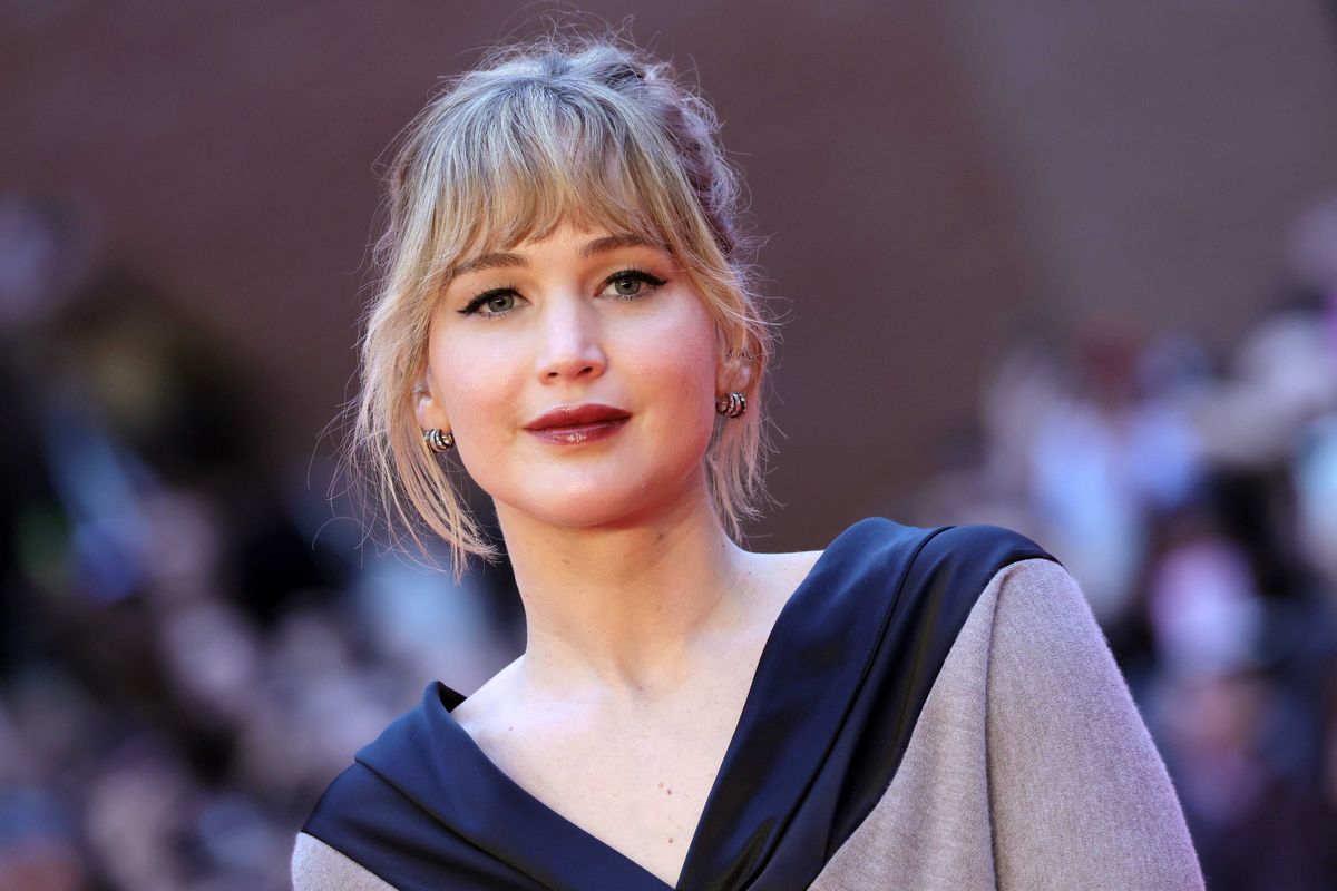 Jennifer Lawrence sparks debate for 'obliterate every dog' comment
