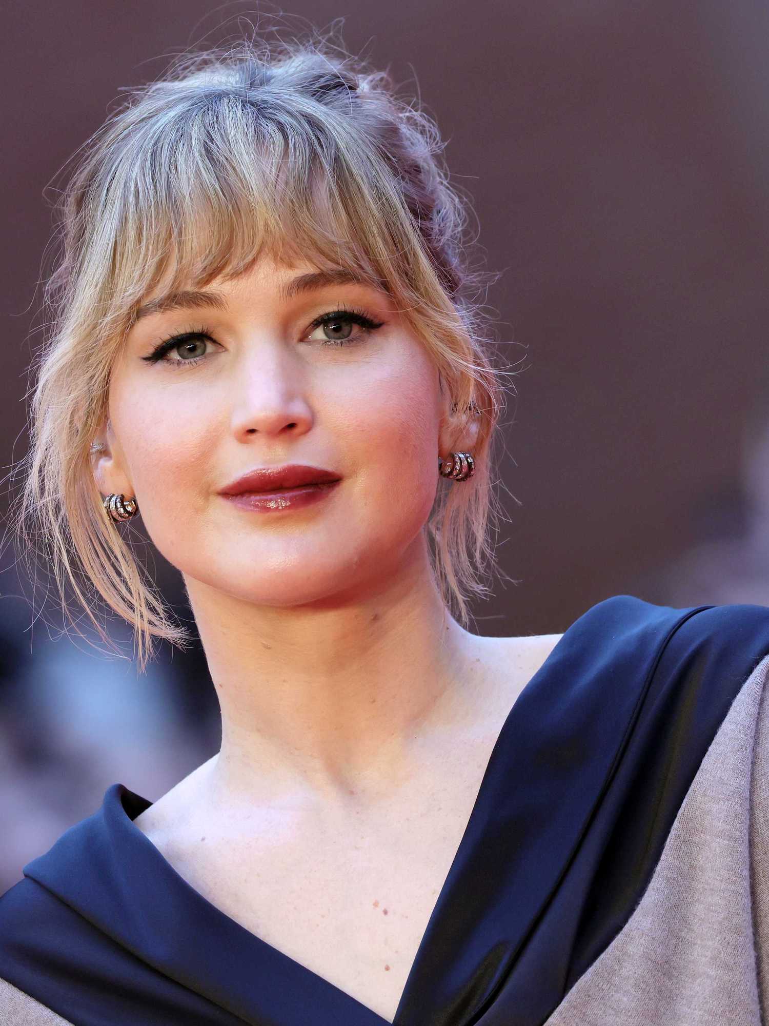 Jennifer Lawrence sparks debate for 'obliterate every dog' comment