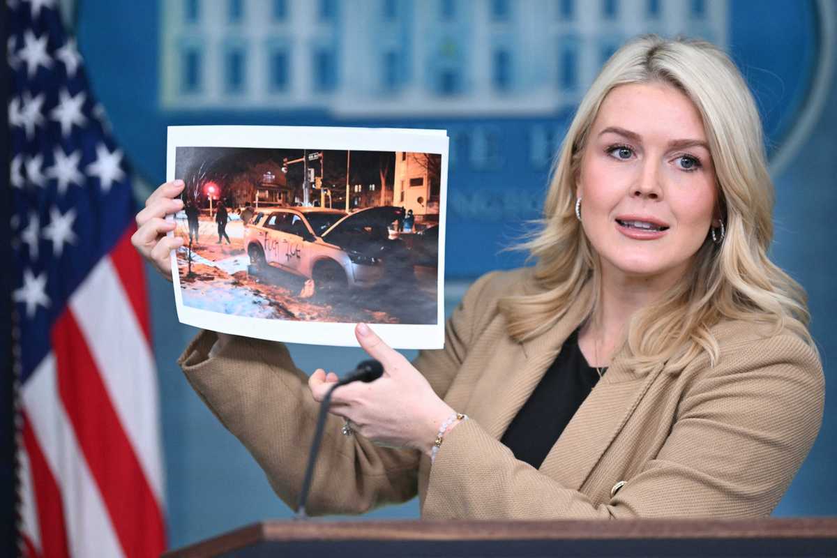 Karoline Leavitt slams protestors for giving ICE the finger but there's one problem