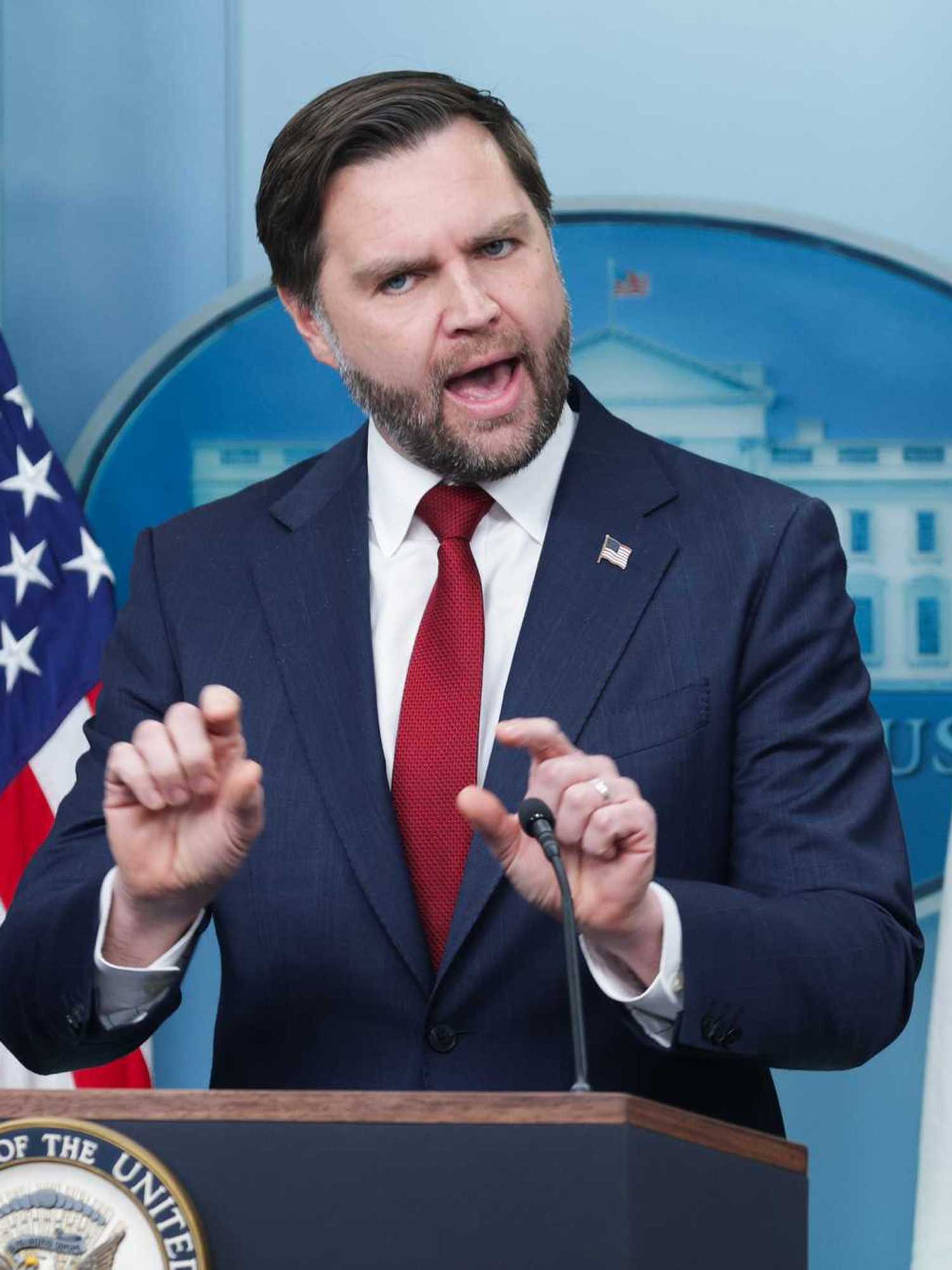 JD Vance got the 2016 throwback treatment and it's very telling