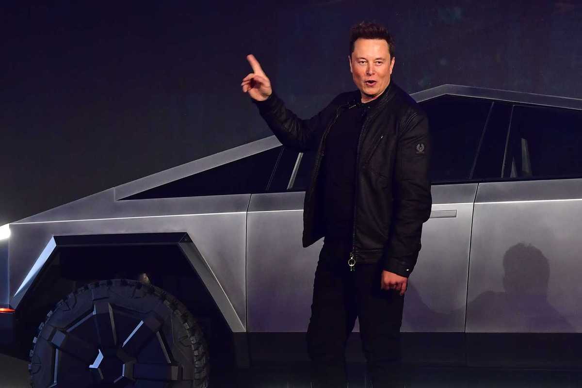 Tesla records first revenue decline amid growing criticism of Elon Musk