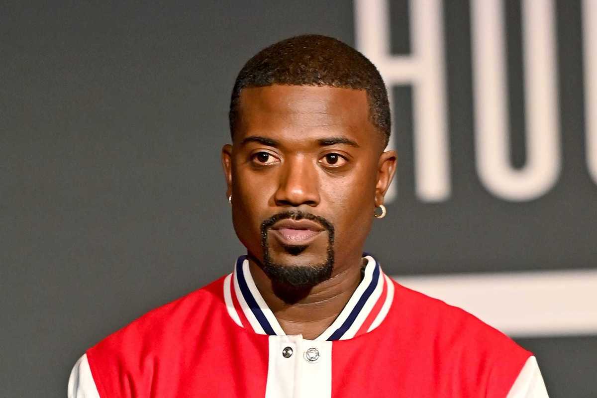 Ray J sparks health concerns for performing while 'crying with blood'
