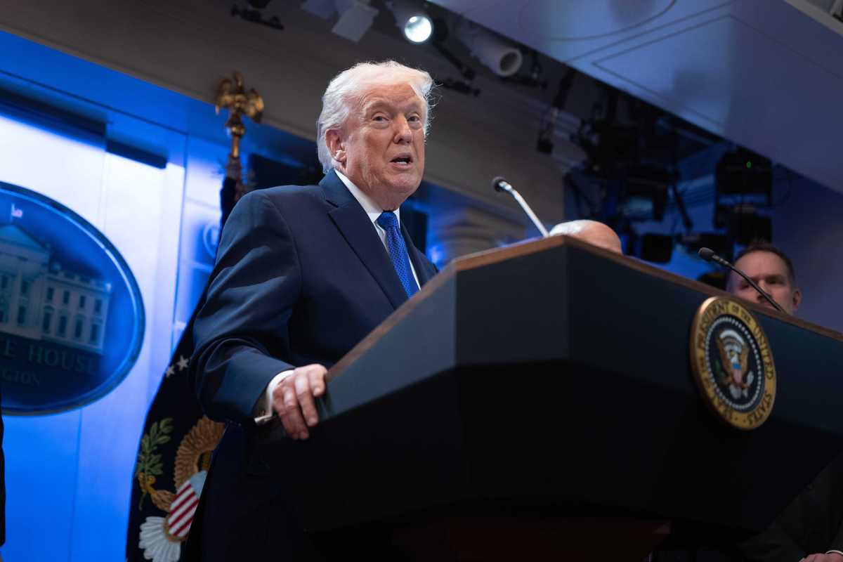 Trump accused of reducing women's ice hockey team to 'misogynistic punch line' in call to men's team