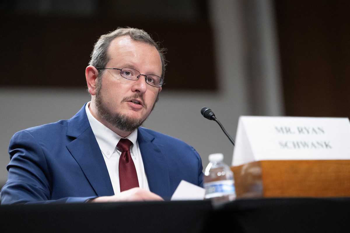 Former ICE employee blows the whistle with claim new agents are trained to 'violate the constitution'