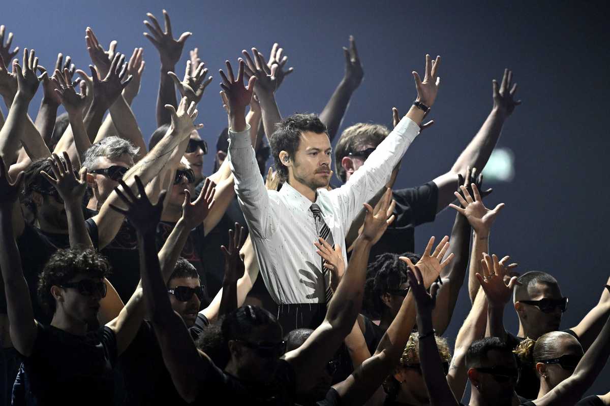 16 biggest reactions to Harry Styles' new album 'Kiss All the Time. Disco Occasionally'