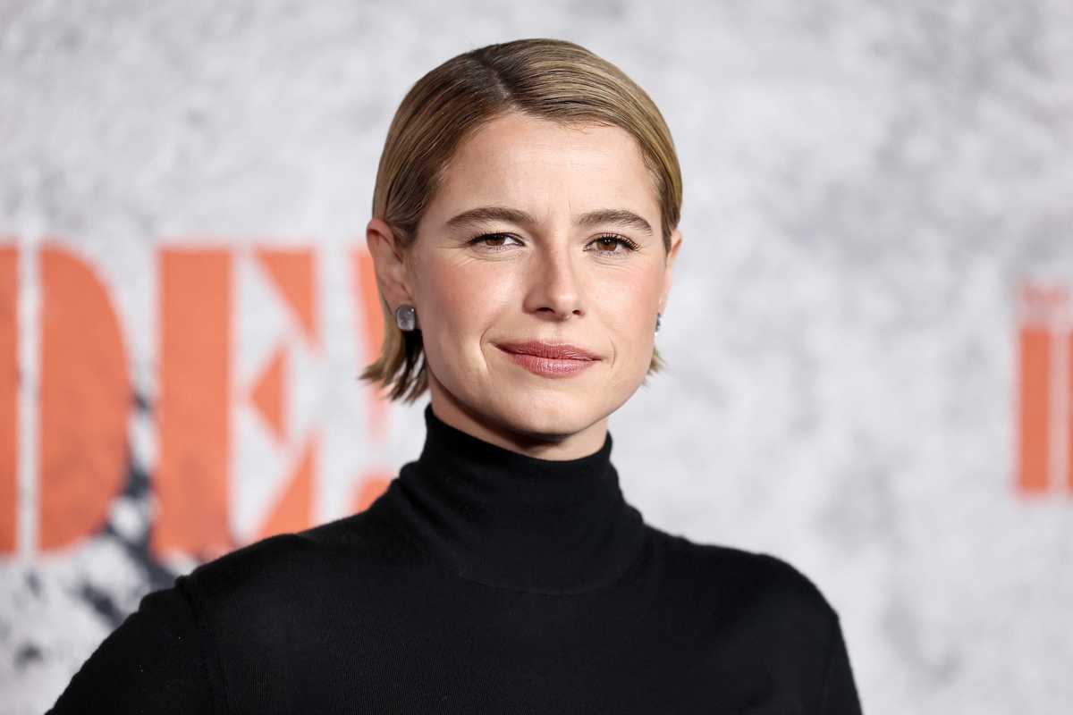 Jessie Buckley confirms her thoughts on cats after viral backlash