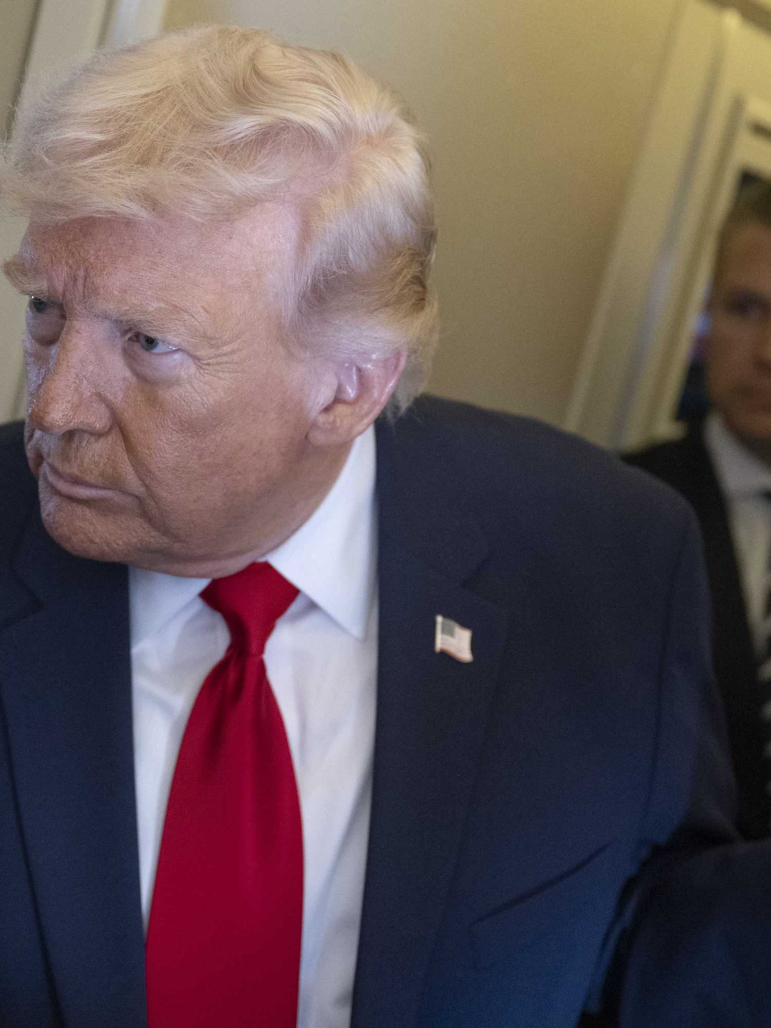 'Governed by pure idiocy': Conflicting Trump administration claims about status of Iran war leave people baffled