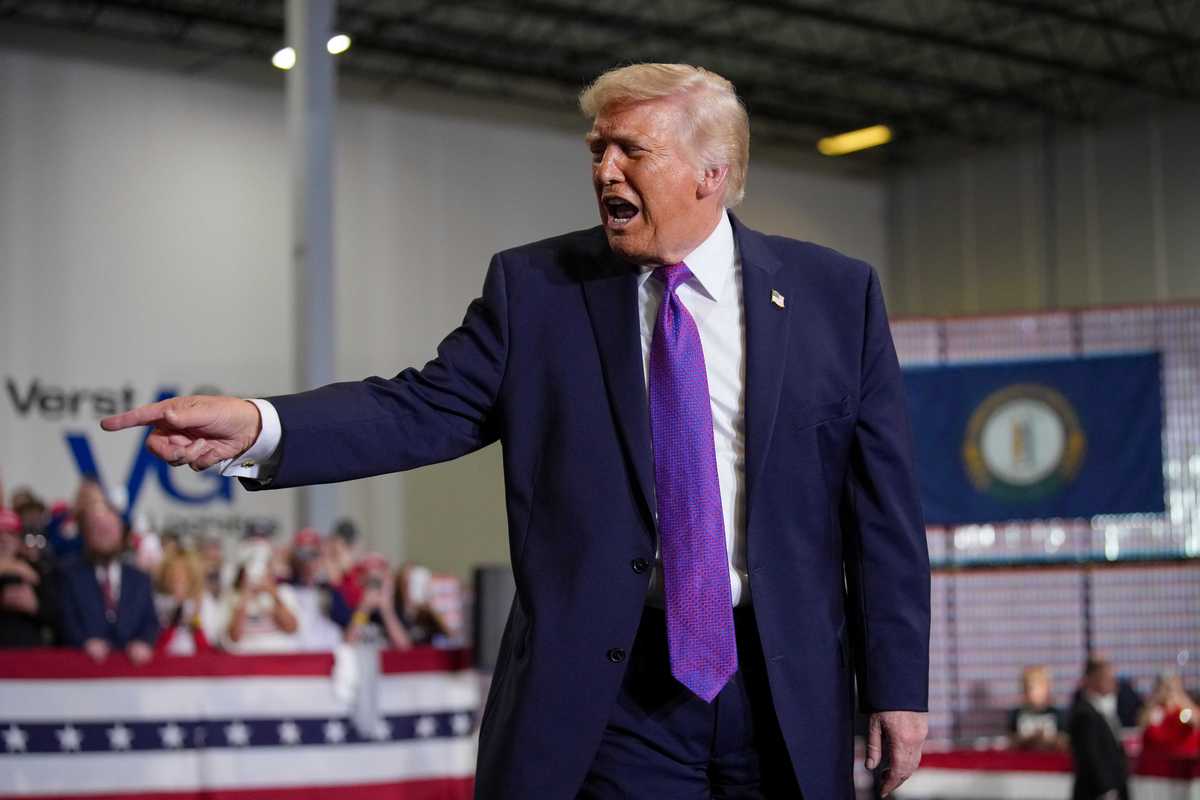 Female reporter insulted by Trump after debunking his 'rigged election' claim to his face